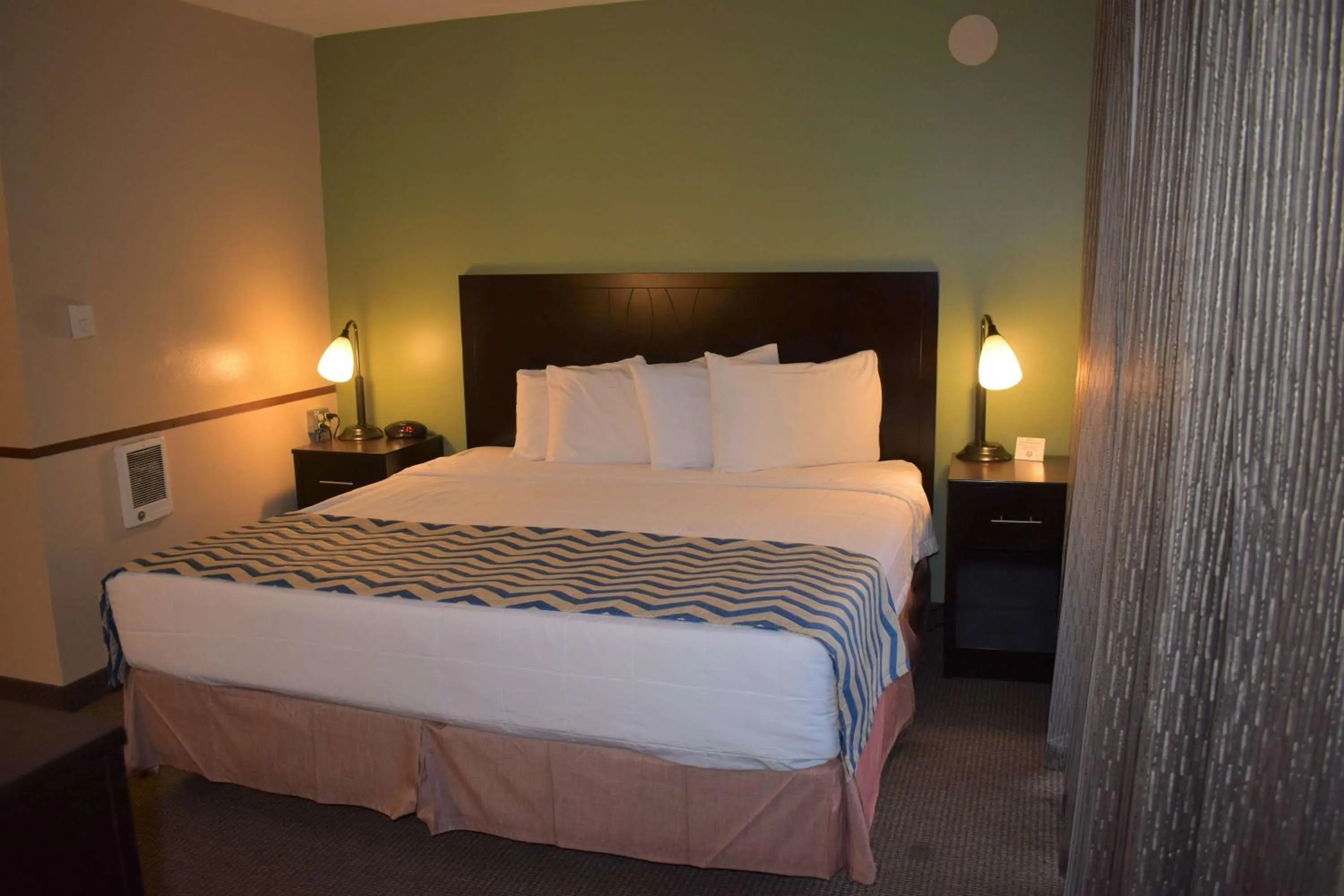 Photo of the whole room in SureStay Hotel by Best Western Portland City Center
