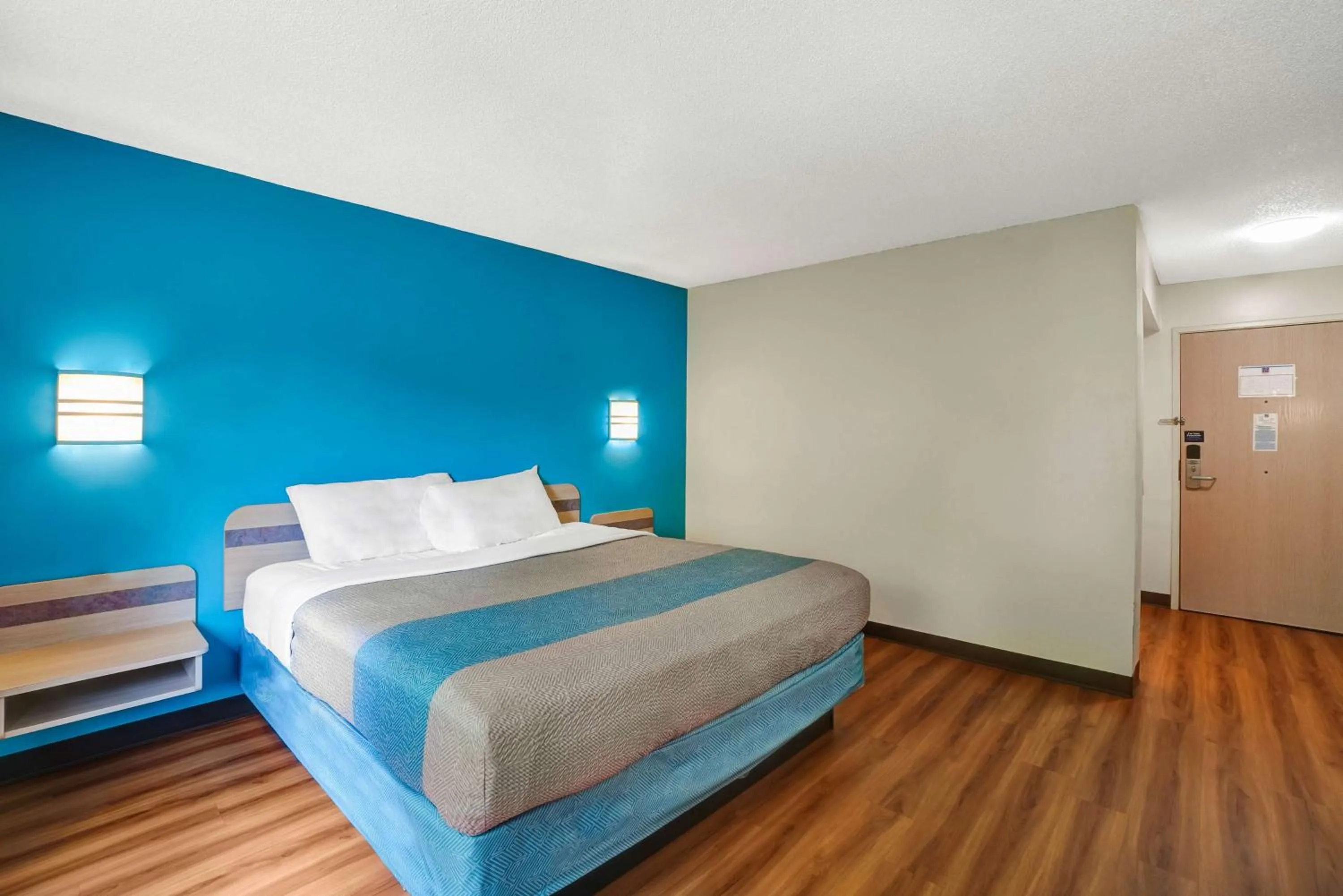 Photo of the whole room, Bed in Motel 6-Gordonville, PA - Lancaster PA