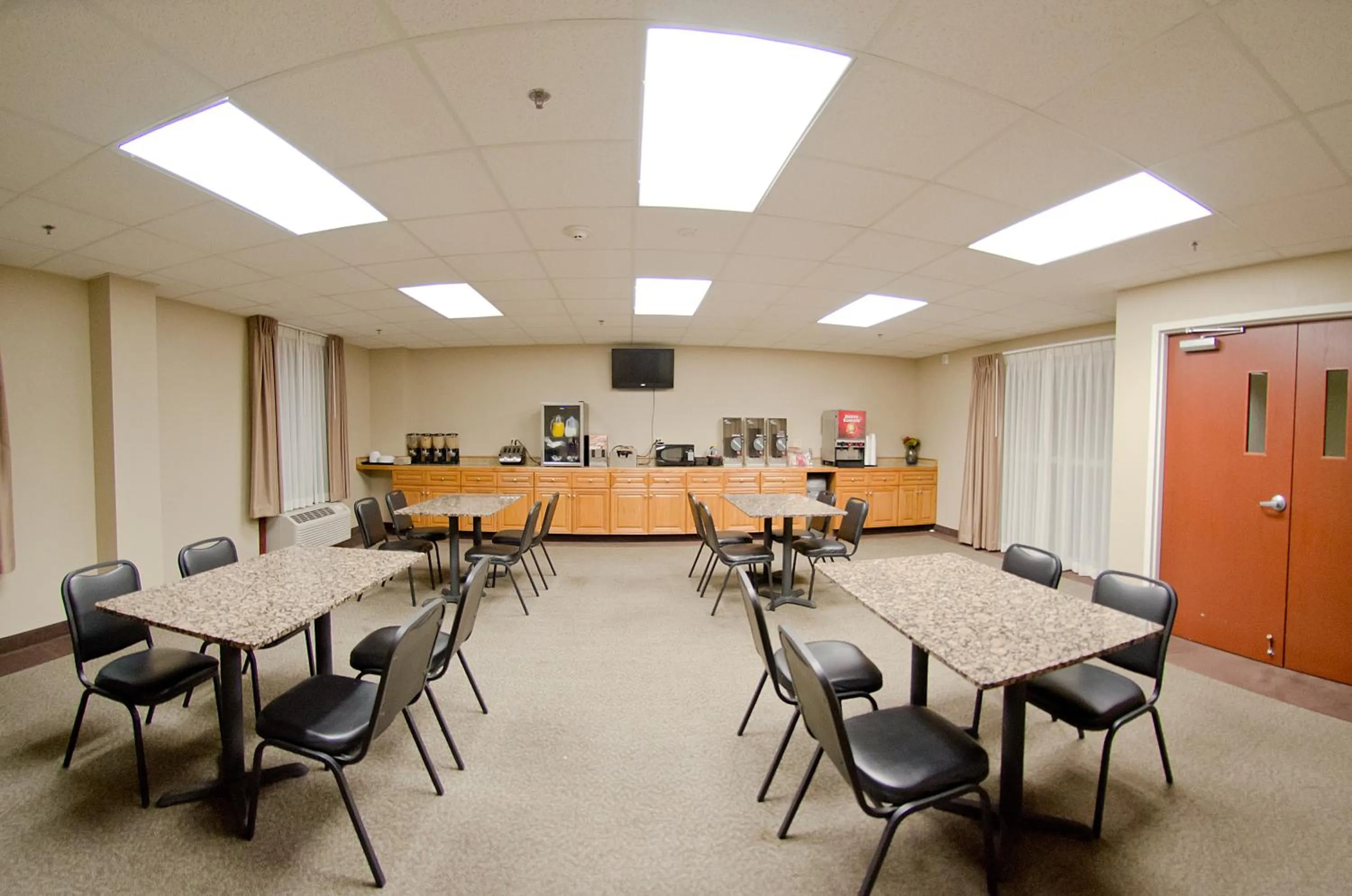 Restaurant/places to eat in Pleasant Night Inn- carthage NY