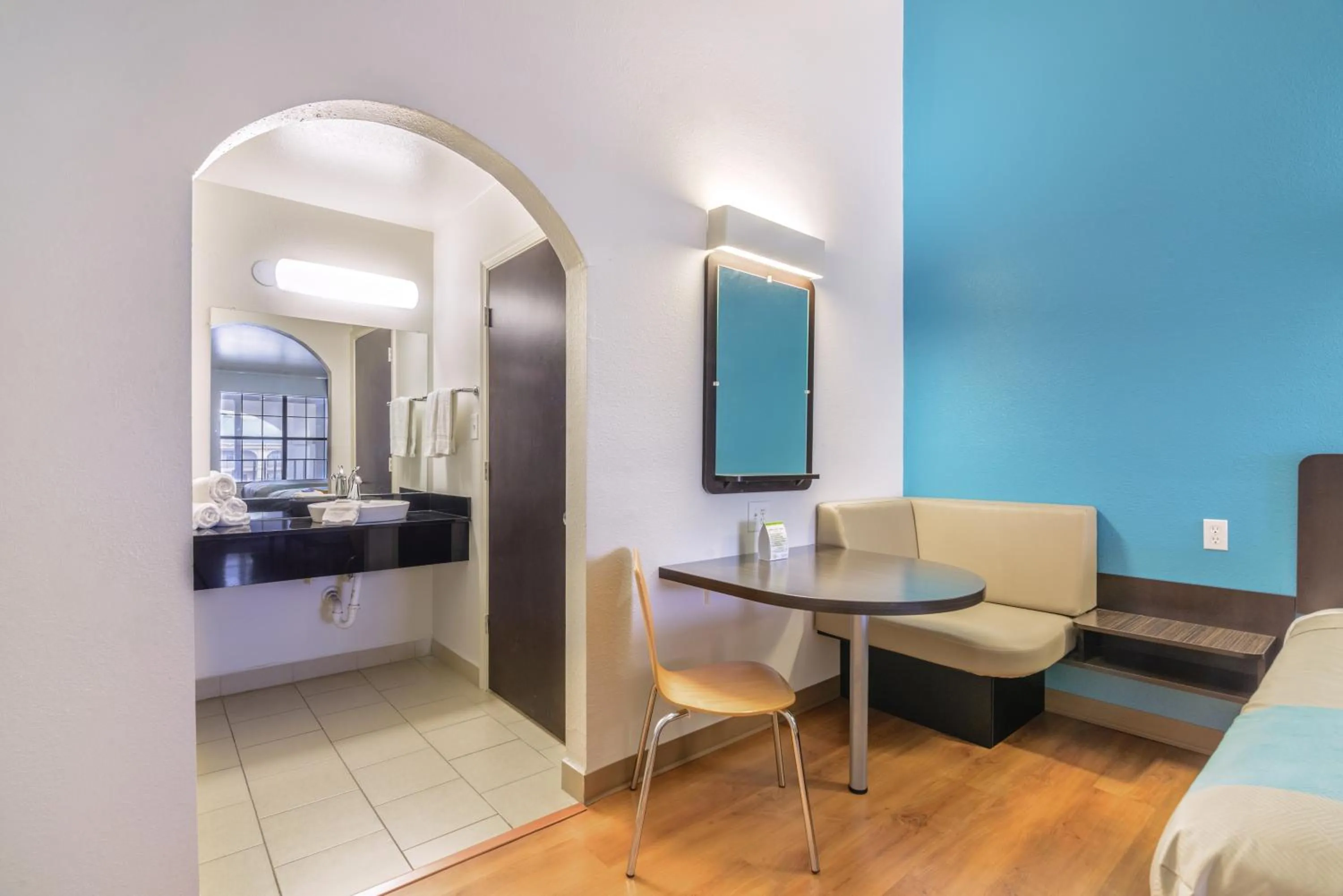 Decorative detail in Motel 6-Canton, TX