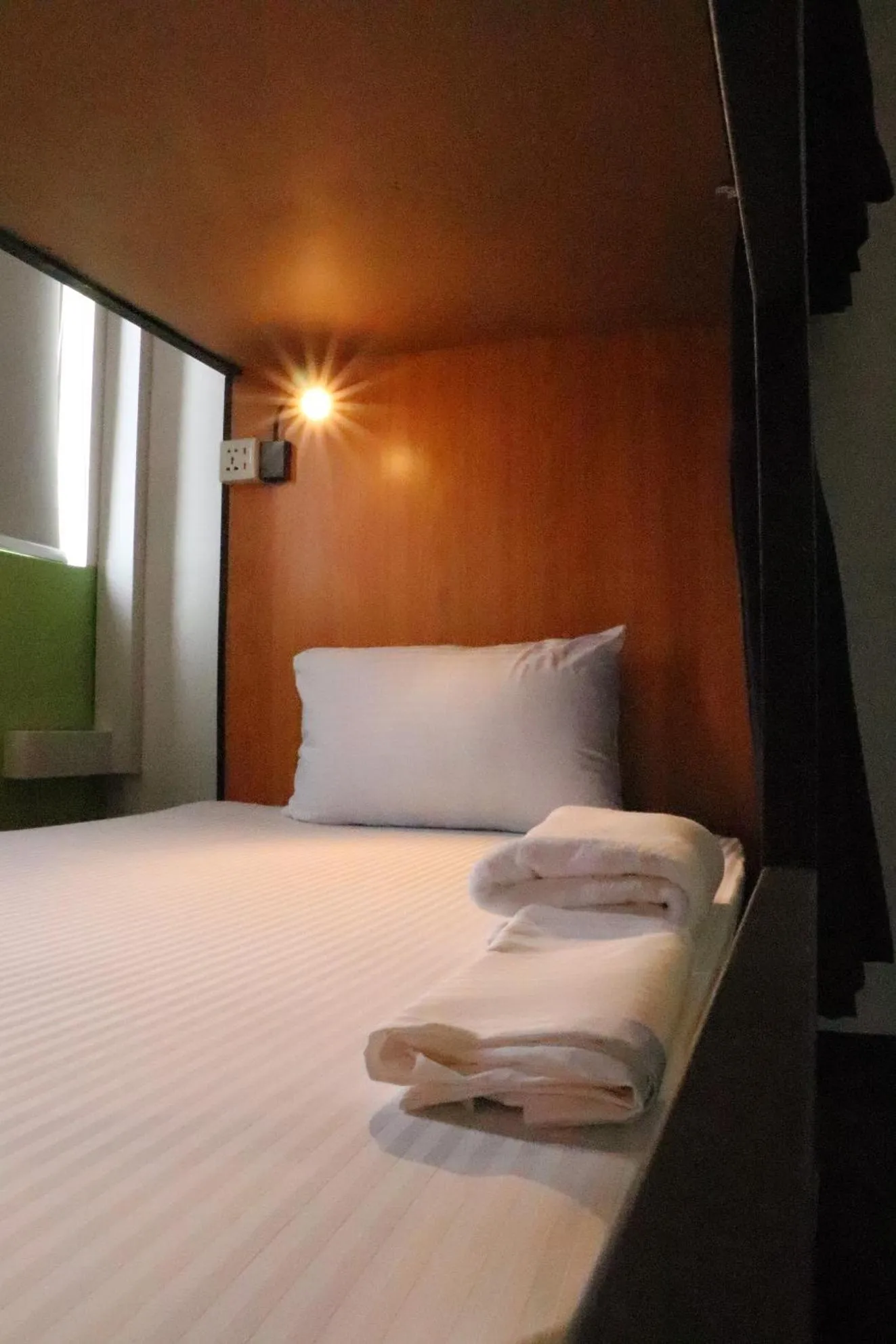 bunk bed, Bed in Miracle Colombo City Hostel