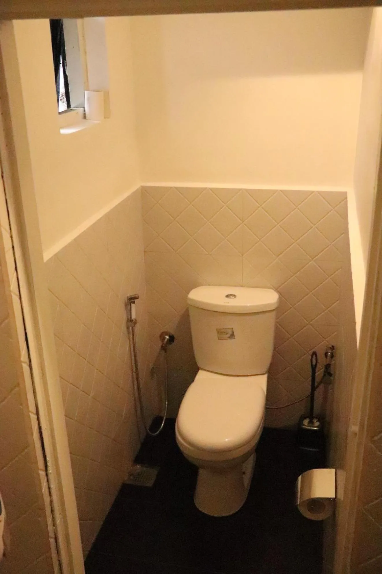 Toilet in Miracle Colombo City Hostel