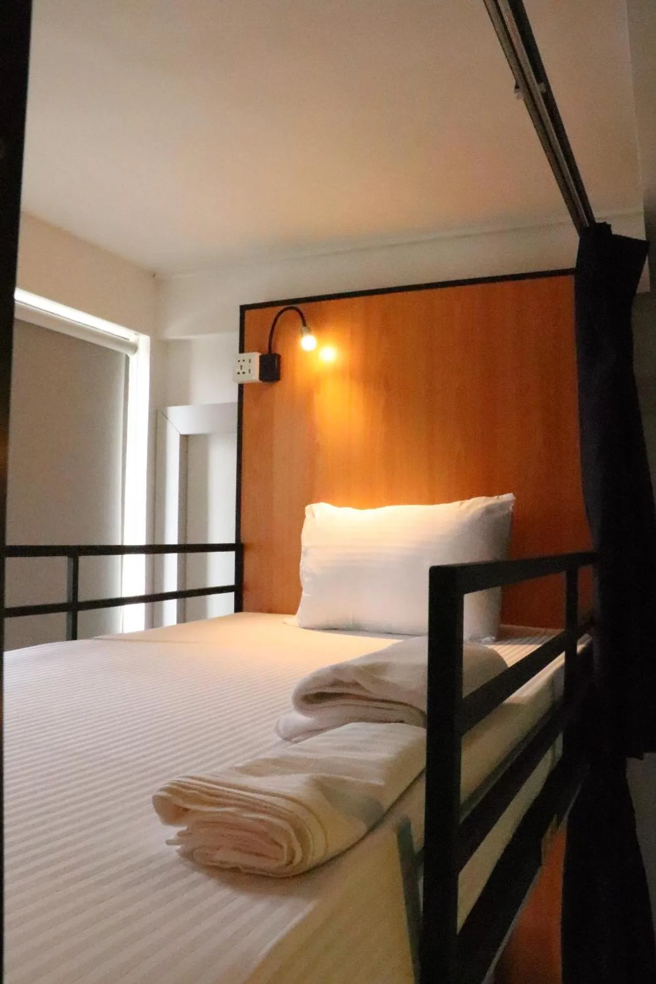 Bed in Miracle Colombo City Hostel