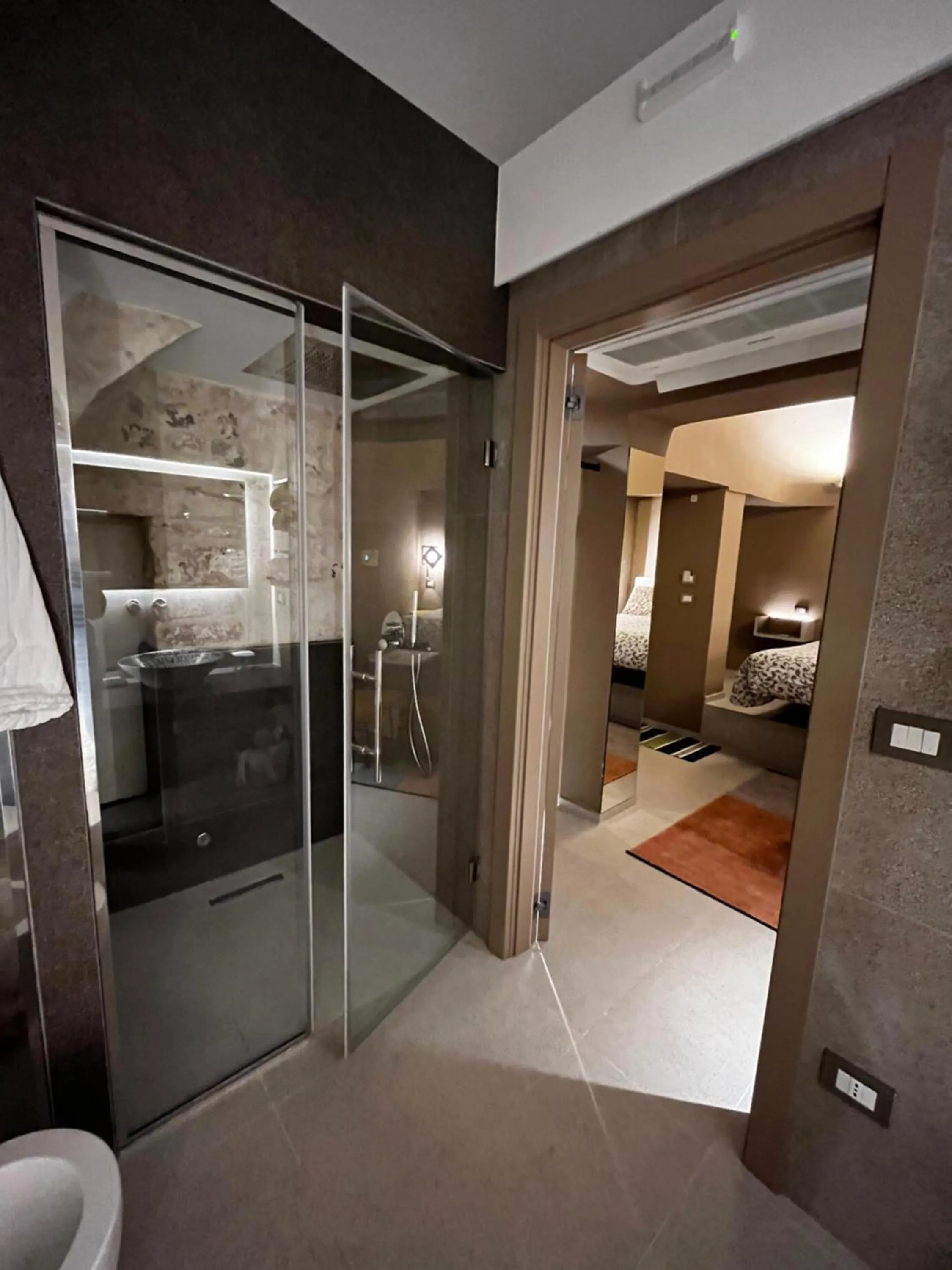 Shower, Bed in Villa Ada-Trulli Puglia