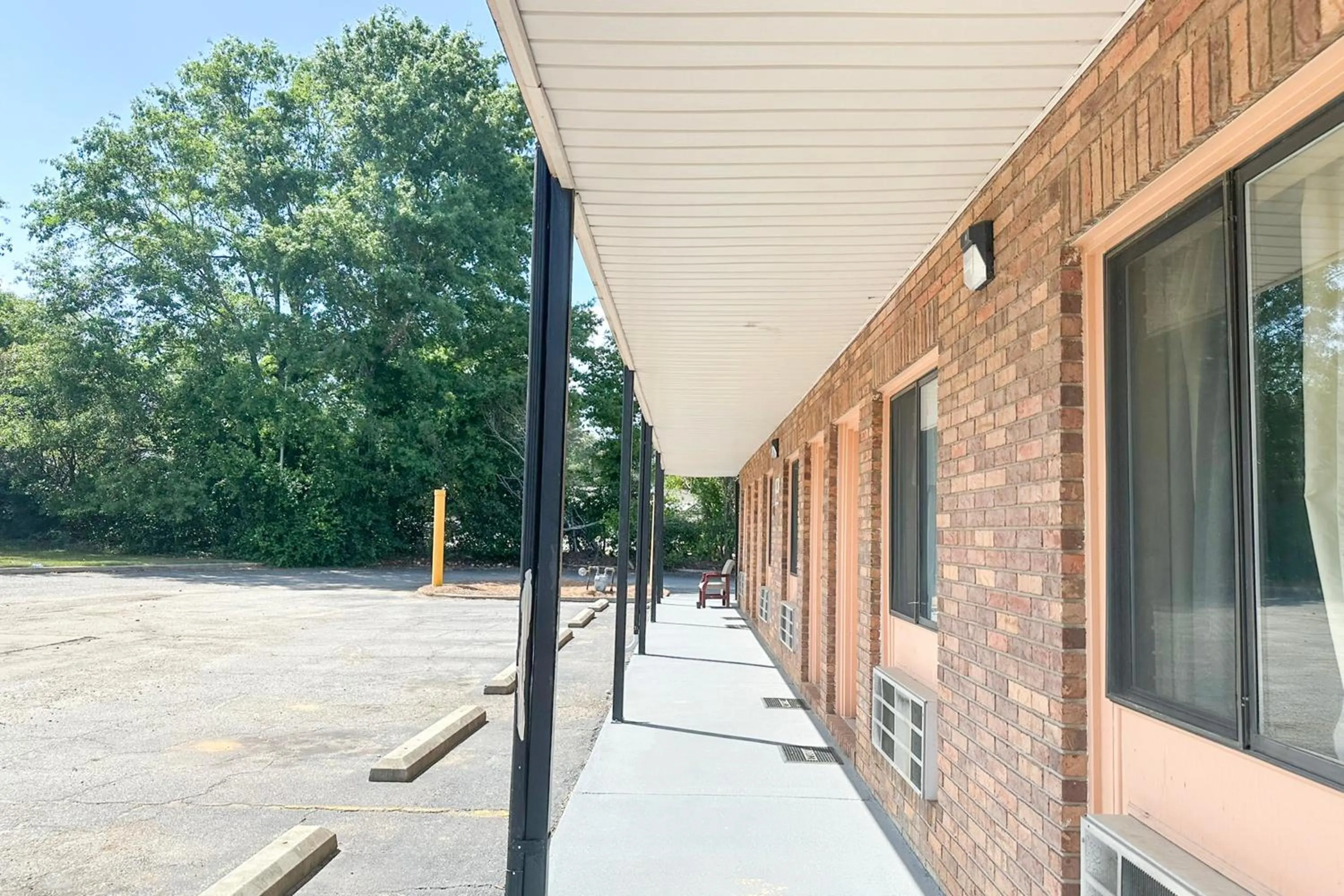 Area and facilities in Louisville Inn by OYO Louisville Municipal Airport