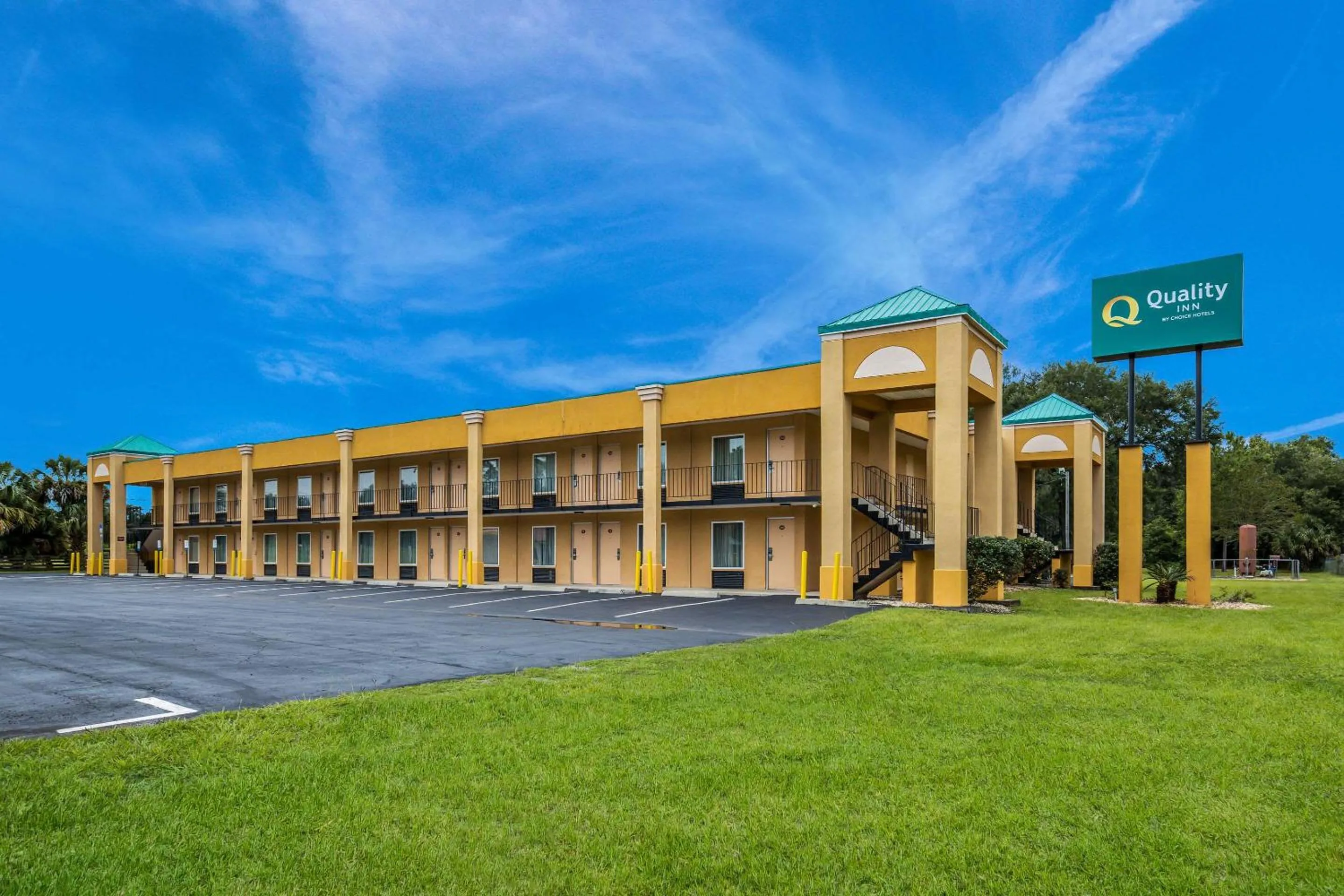 Property building in Quality Inn White Springs Suwanee
