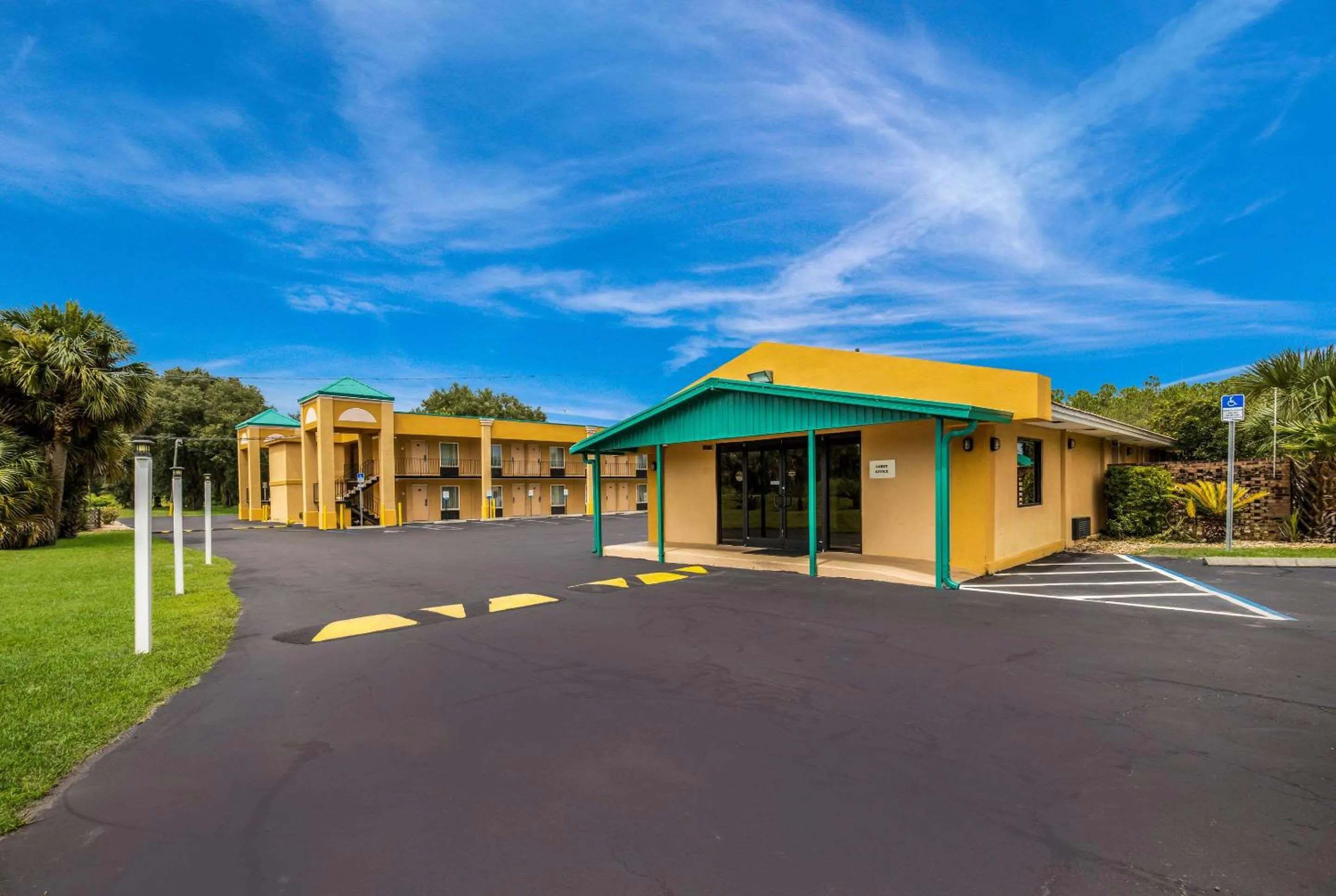 Property building in Quality Inn White Springs Suwanee