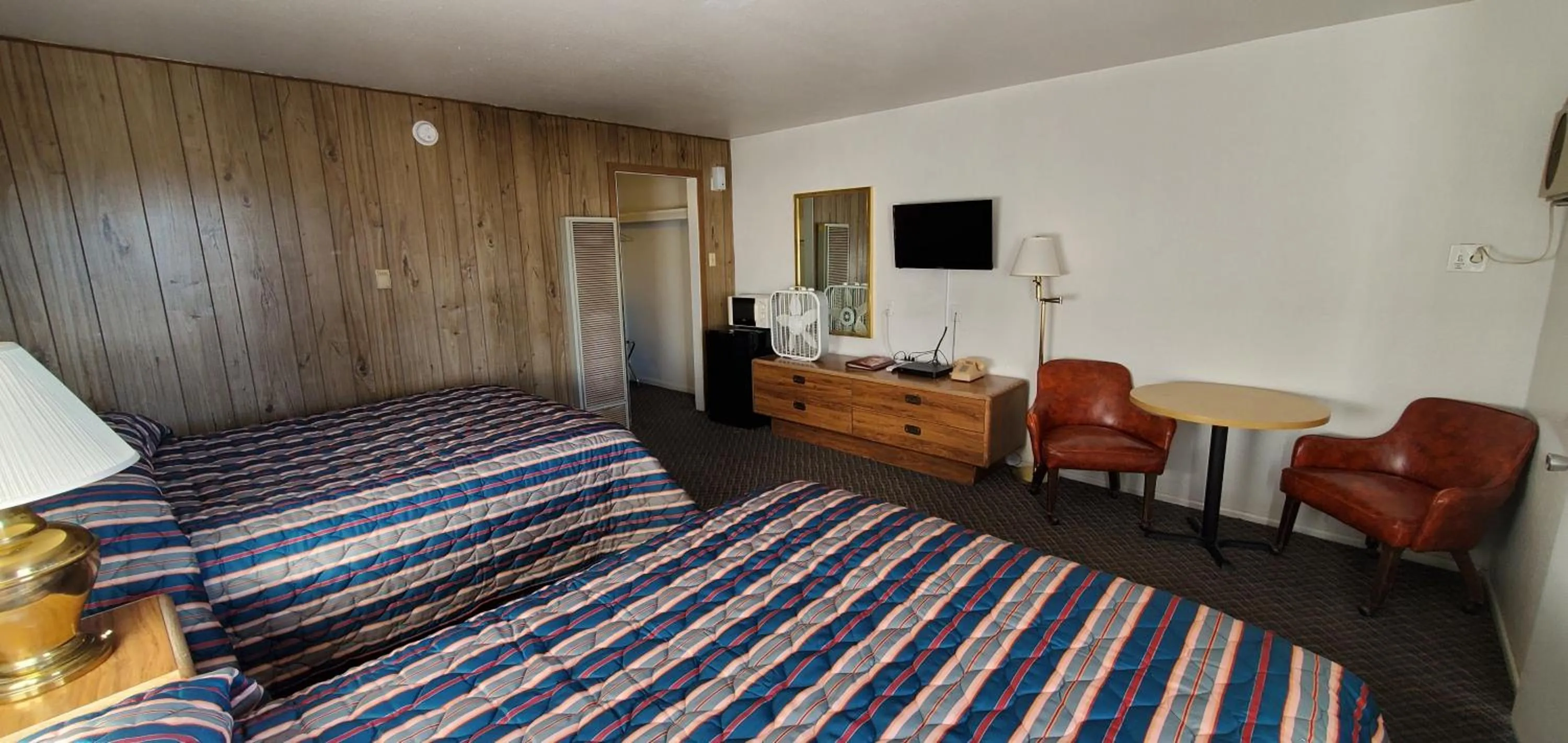 Bed in Budget Inn Motel Gallup