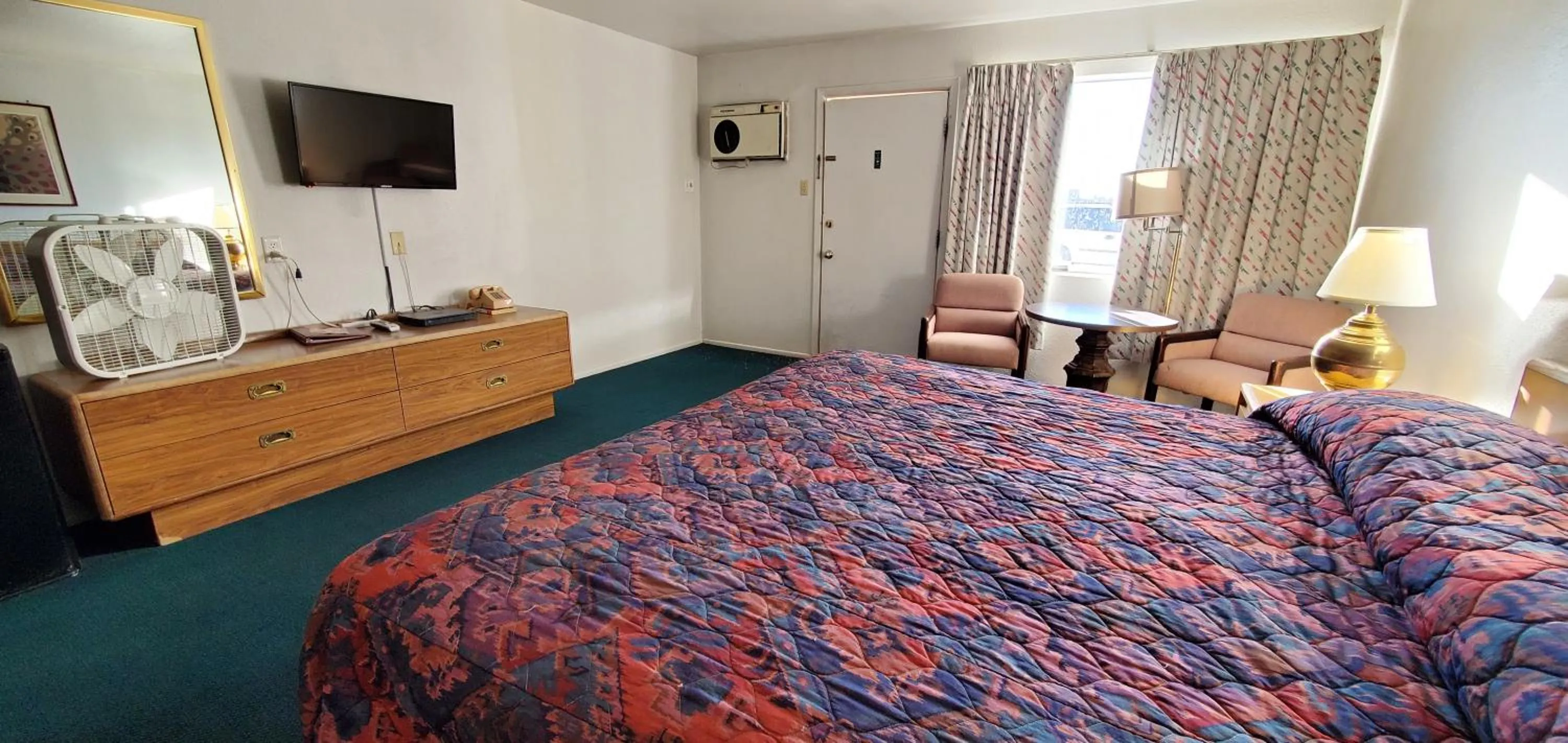 Bed in Budget Inn Motel Gallup