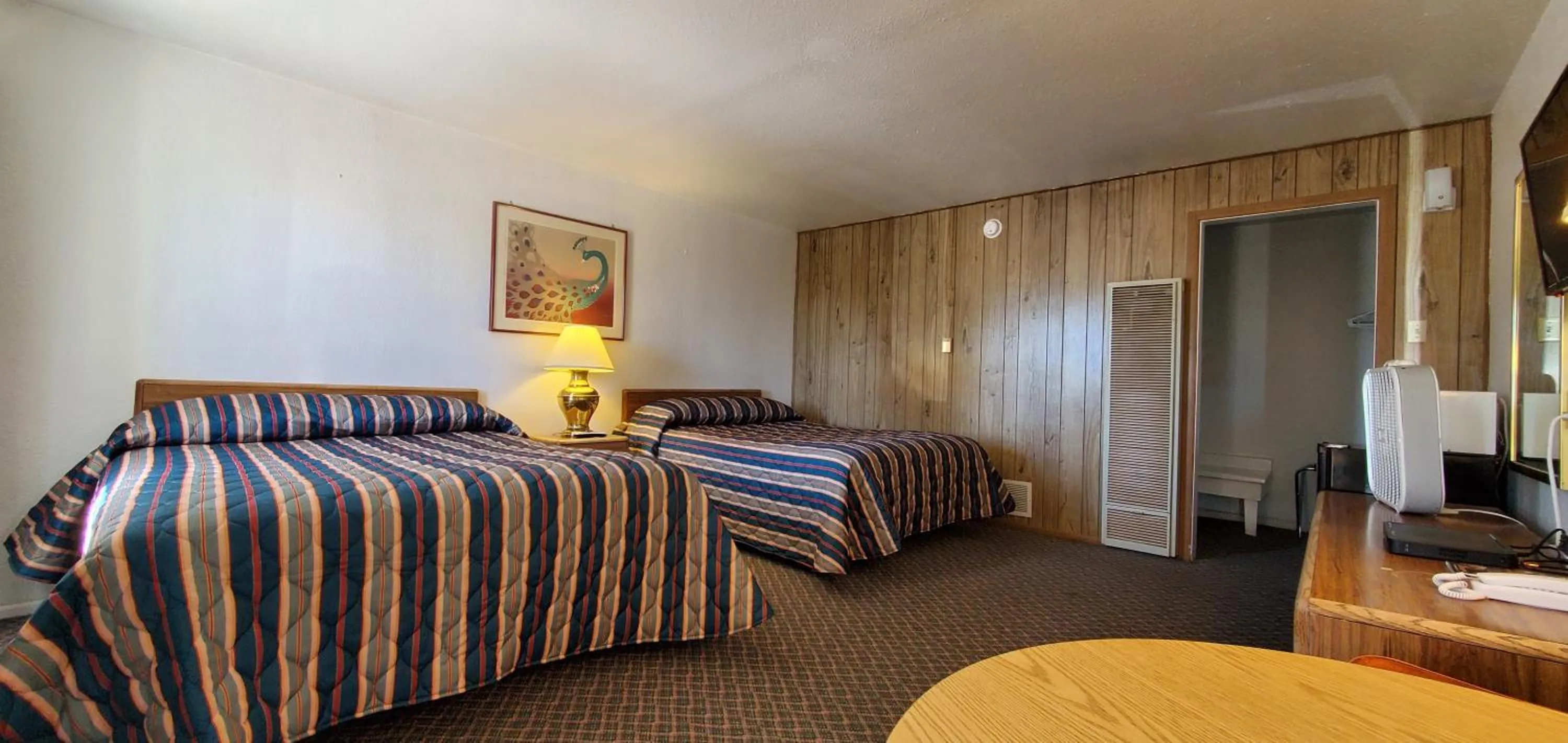 Bed in Budget Inn Motel Gallup