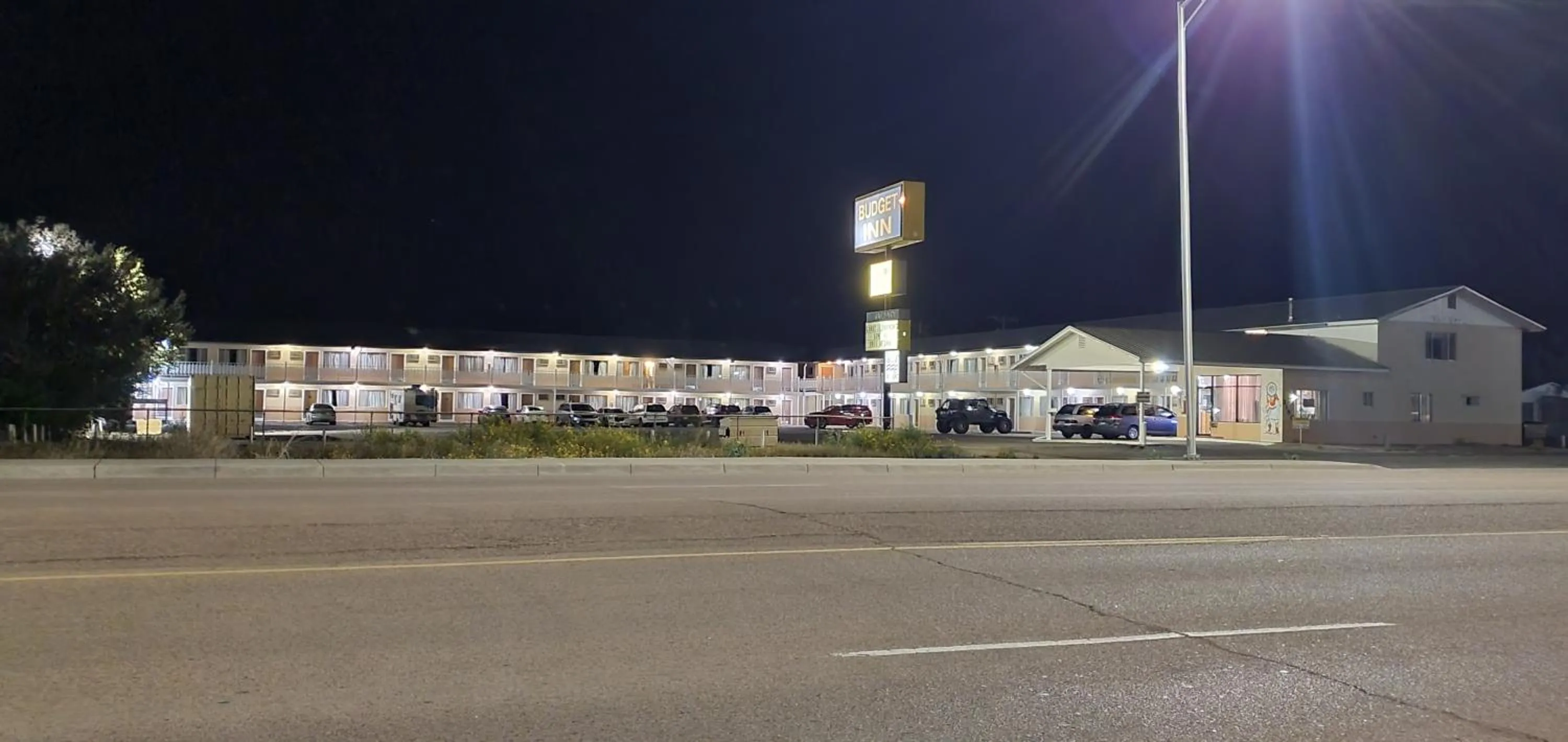 Property building in Budget Inn Motel Gallup