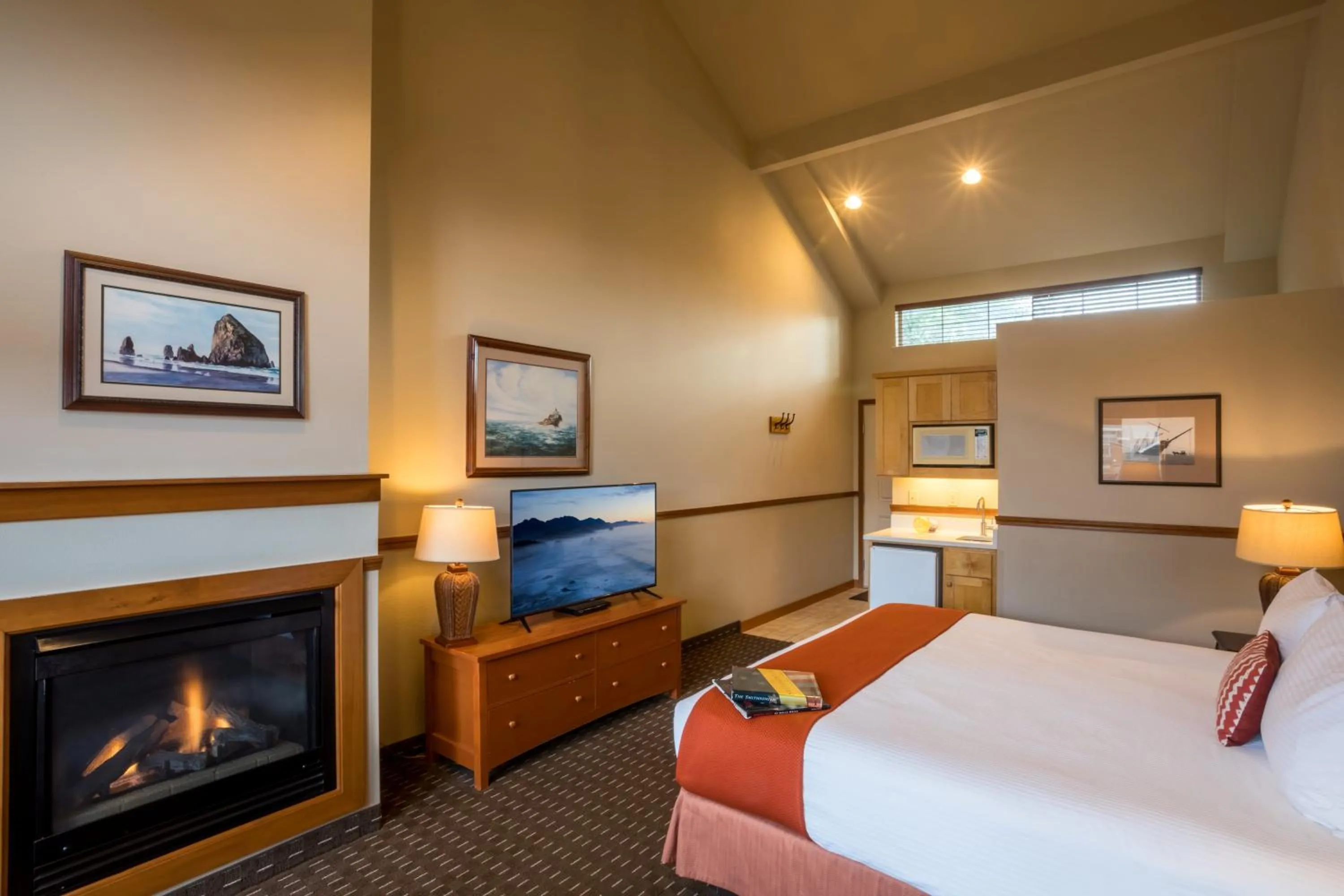 Bed in Inn at Cannon Beach