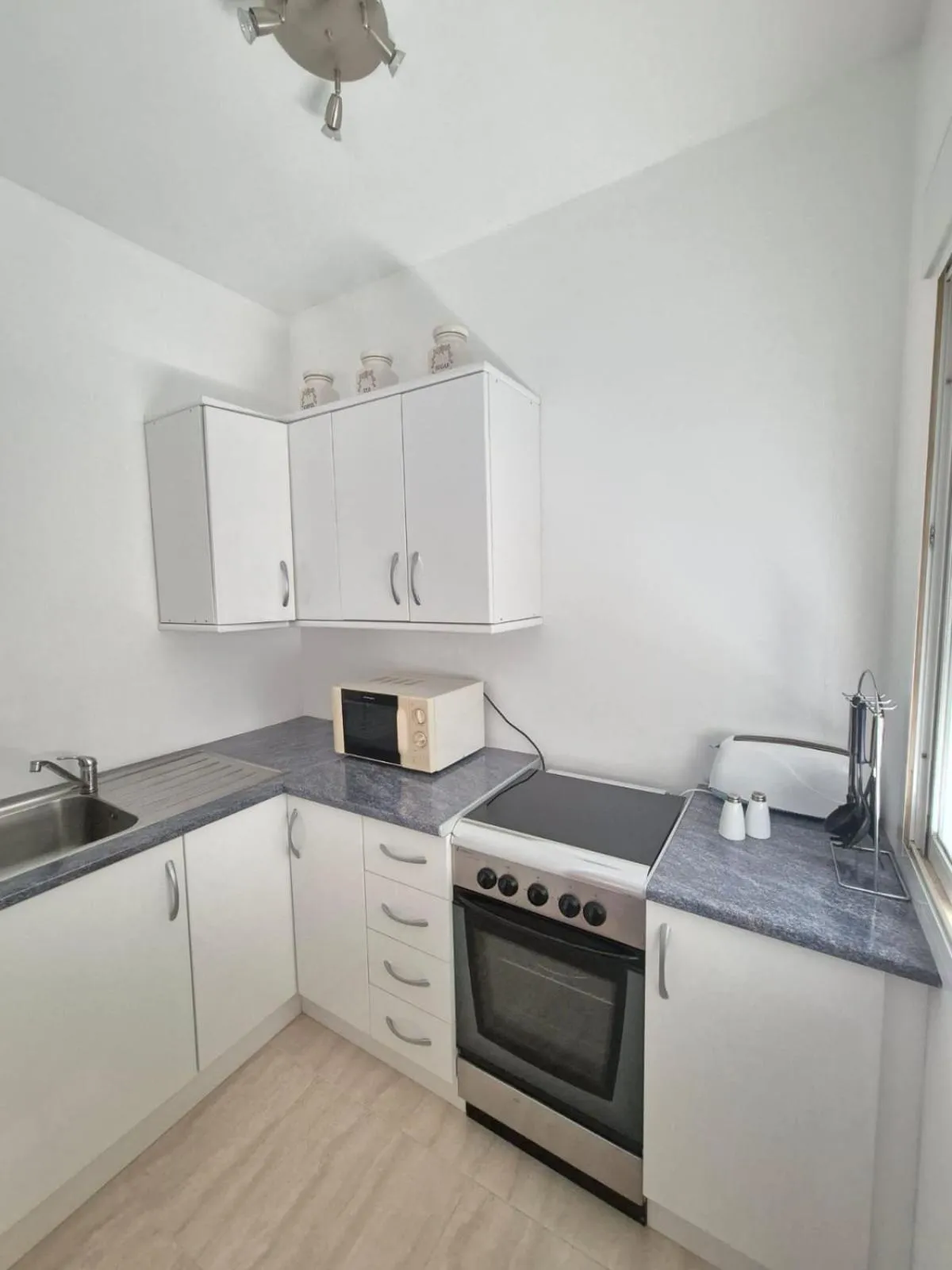 Kitchen or kitchenette in Casa Barranca Bed and Breakfast