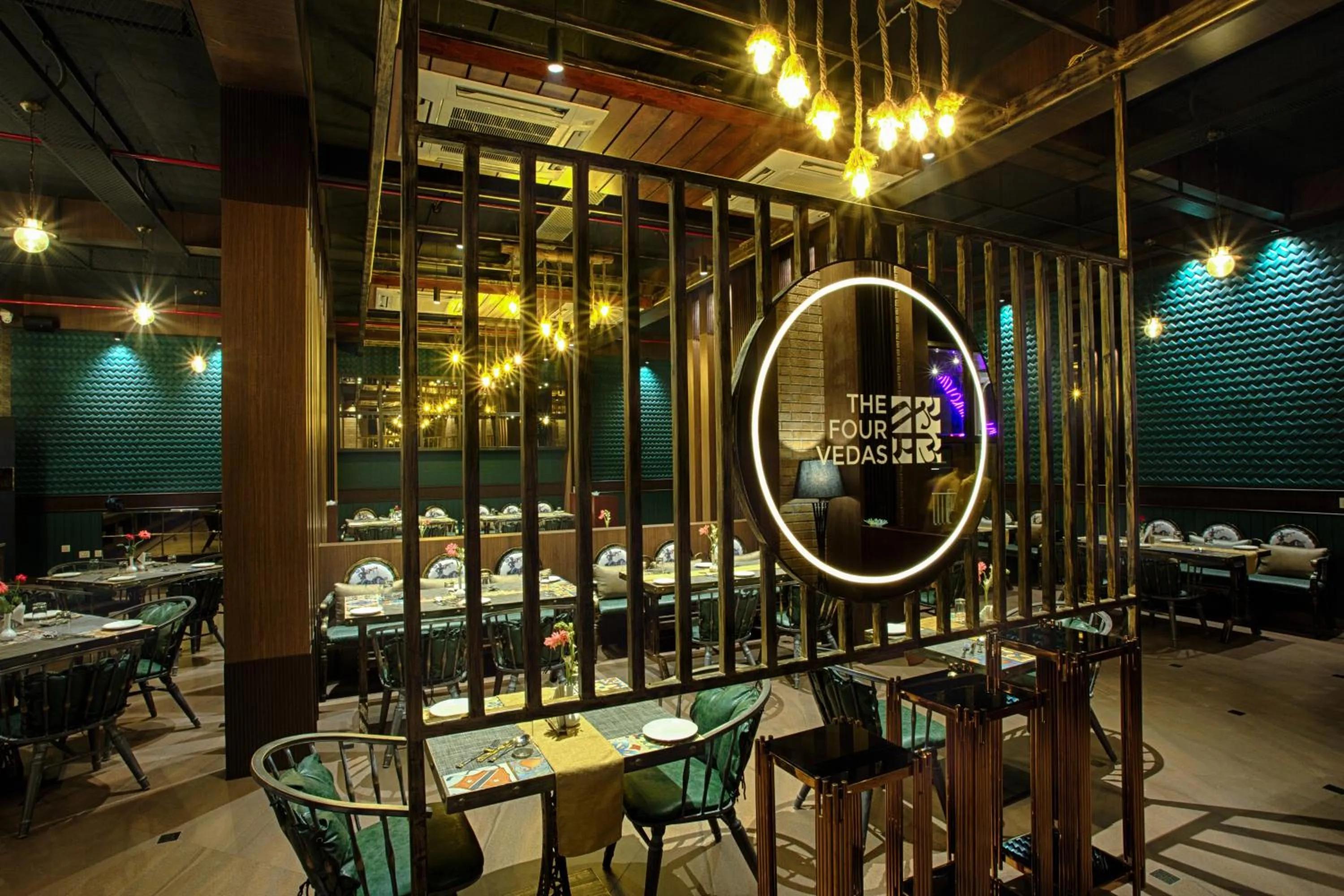 Restaurant/places to eat in Four Vedas Hotel & Resort