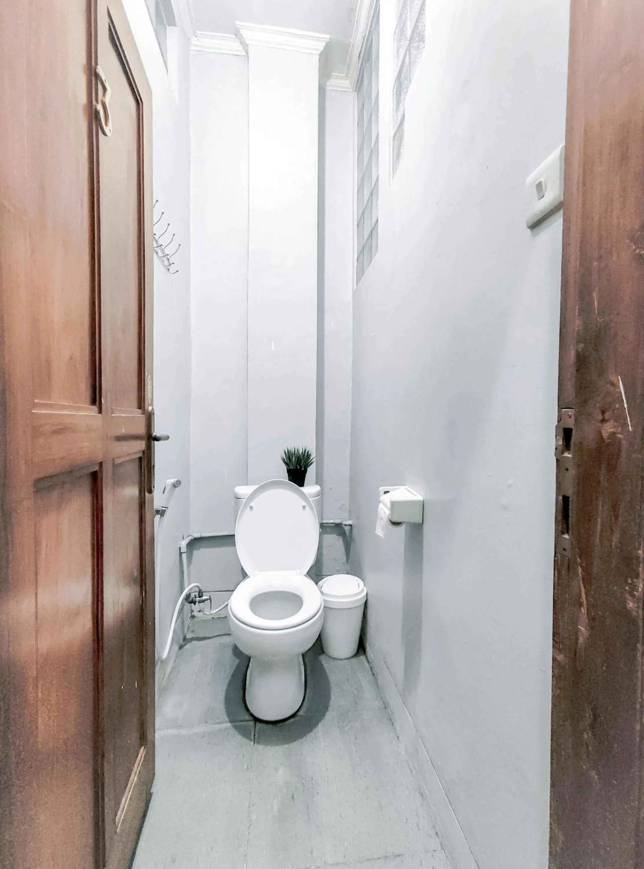 Toilet in OsteL By OstiC