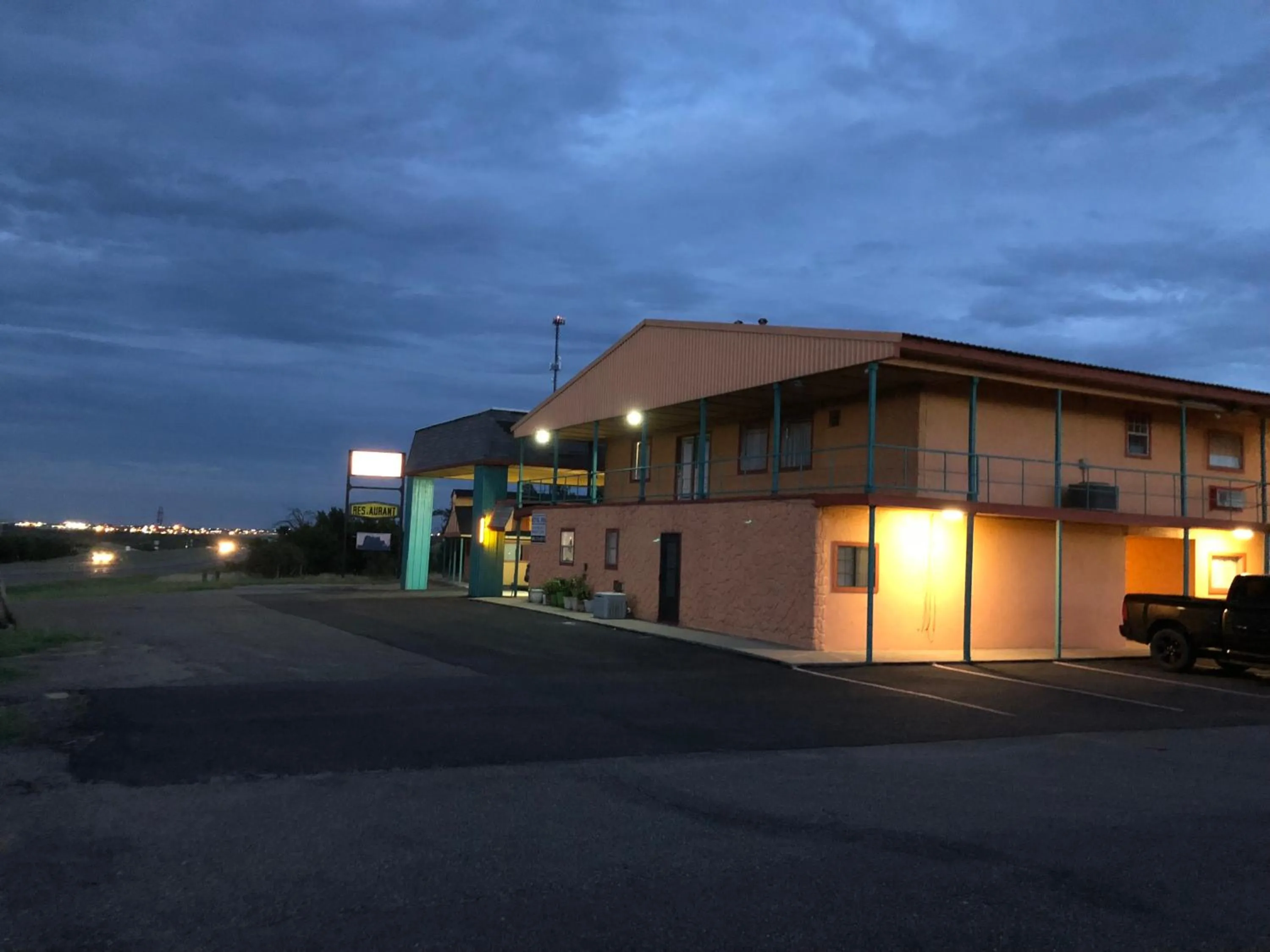 Property building in Royal Inn Borger
