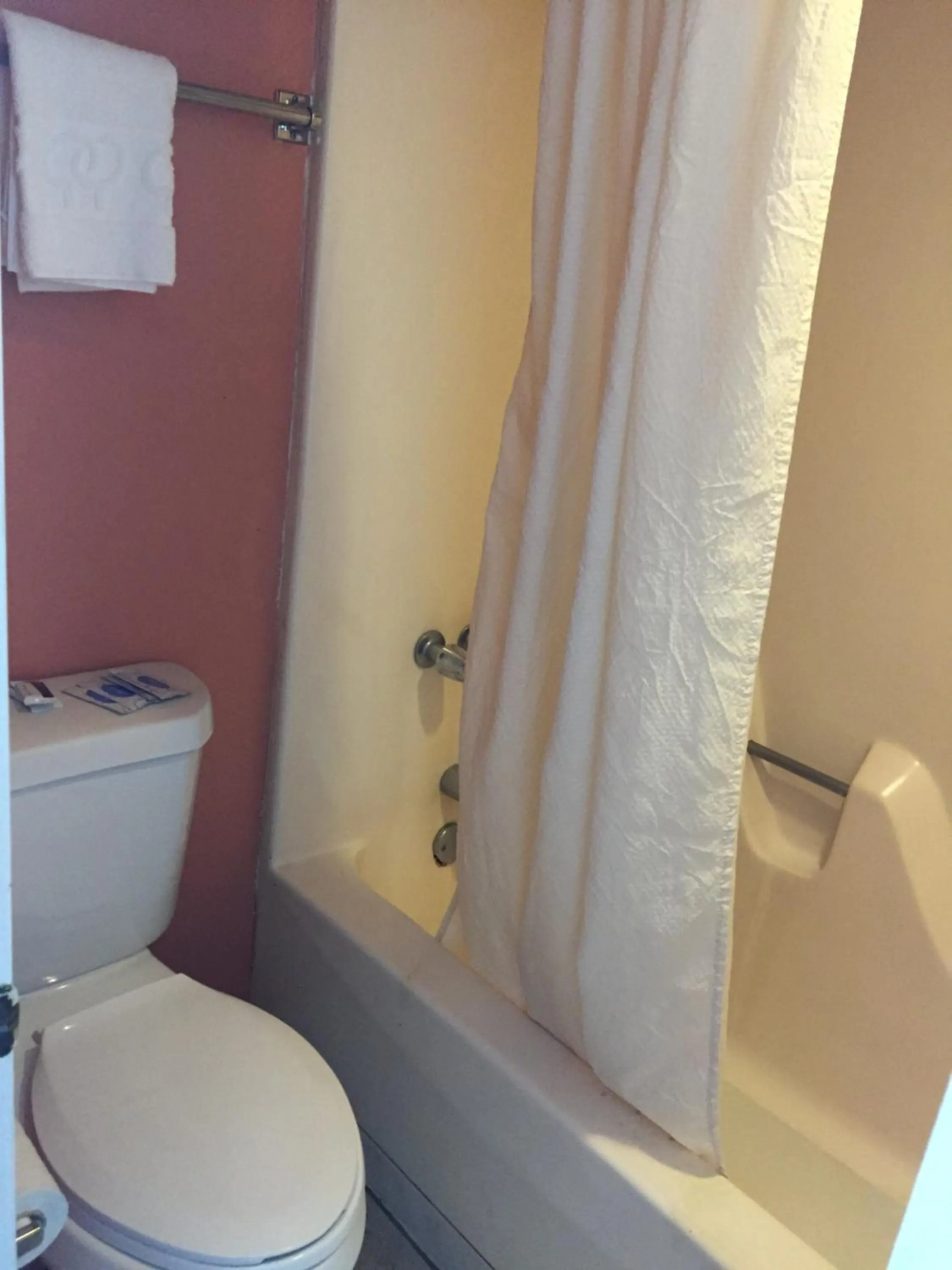 Bathroom in Royal Inn Borger