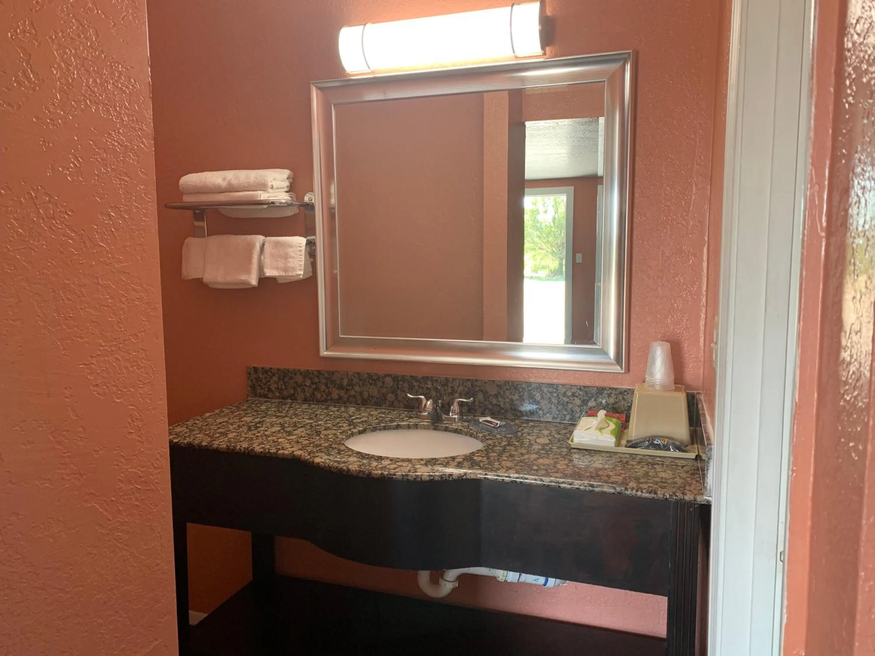 Bathroom in Royal Inn Borger