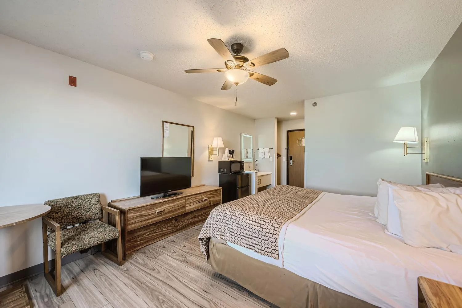 Bed in Travelodge by Wyndham Longmont