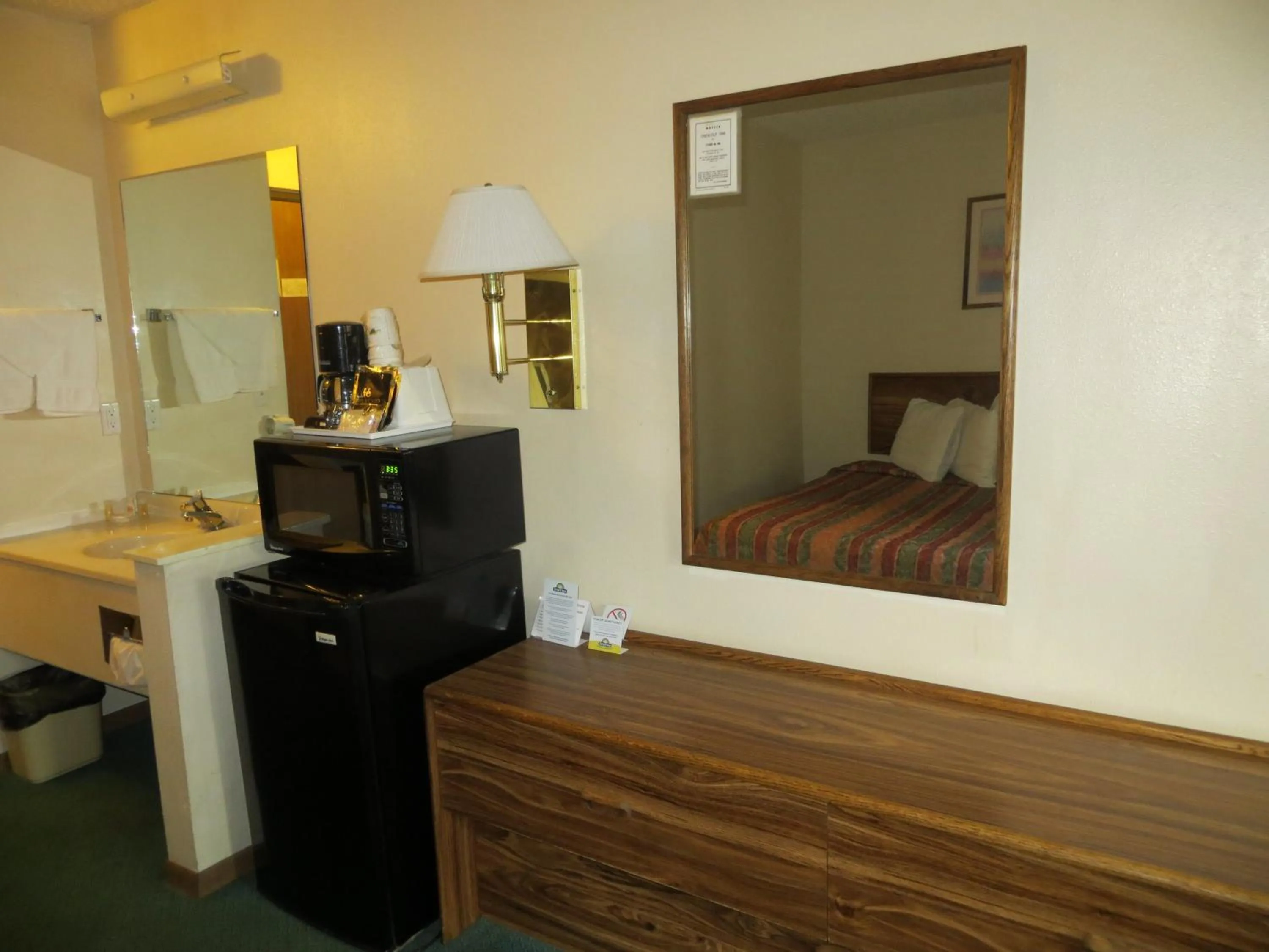 Kitchen or kitchenette in Travelodge by Wyndham Longmont