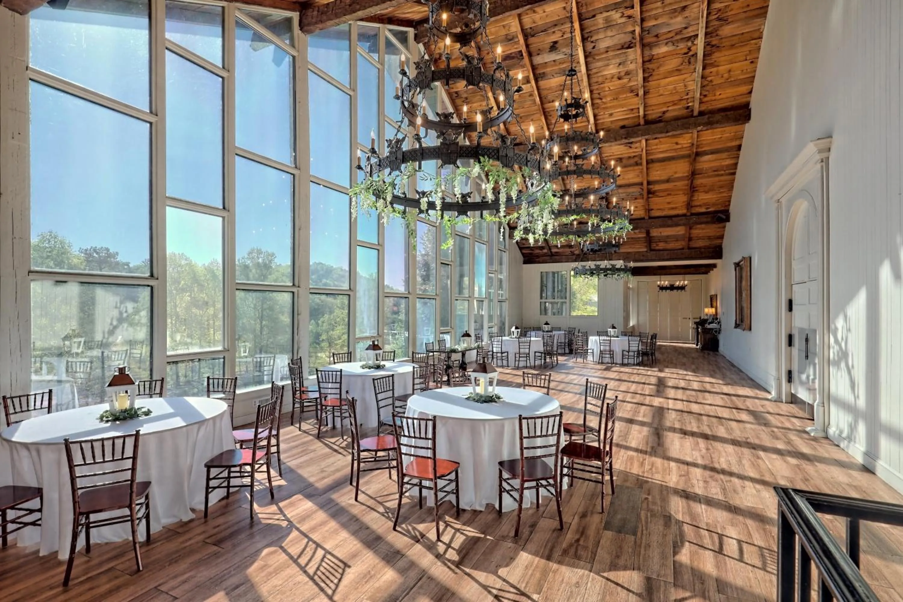 Restaurant/places to eat in Kingwood Resort & Golf Club