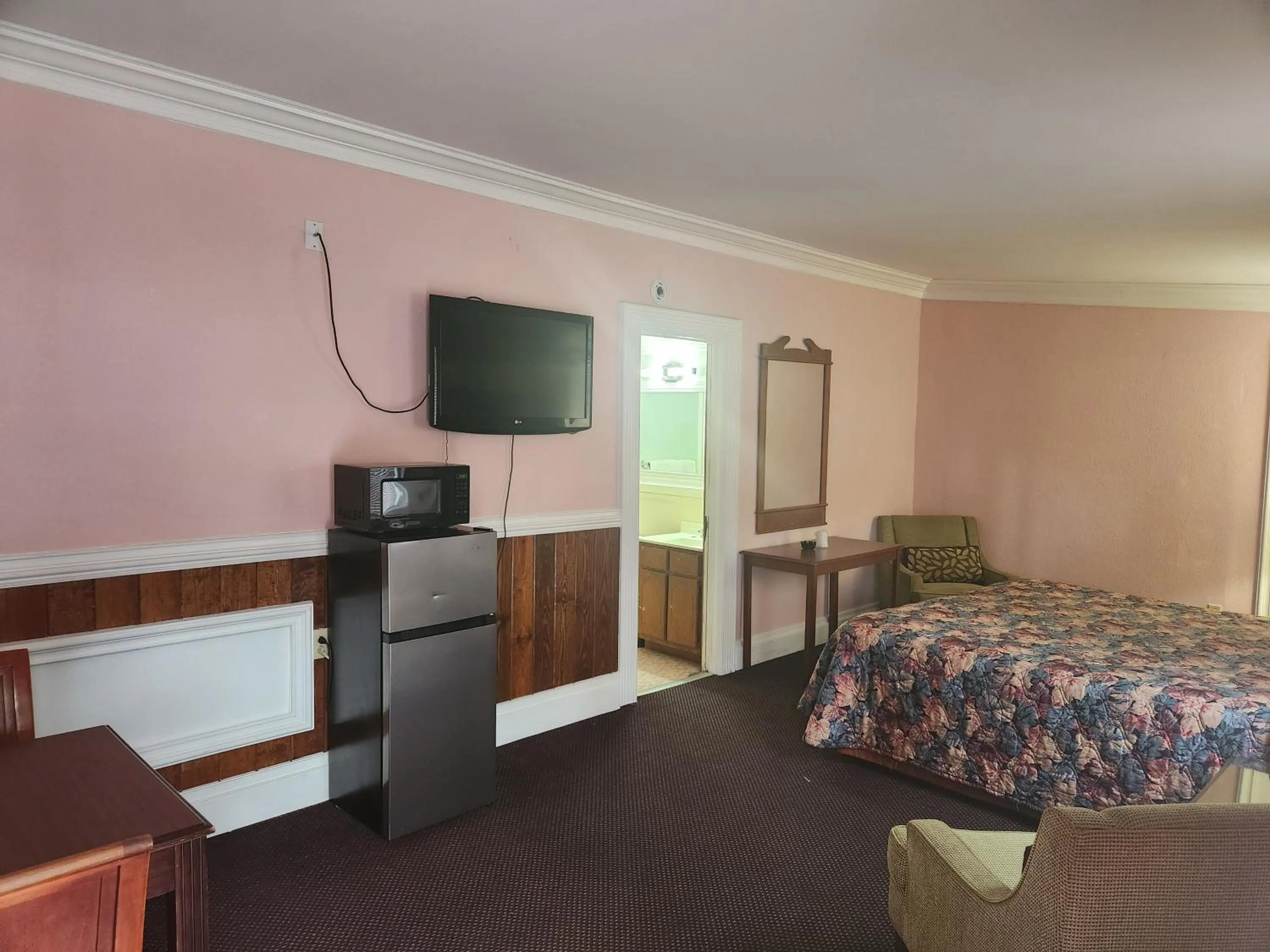 Bedroom, Bed in Bama Motel Mobile I-65 & US-90