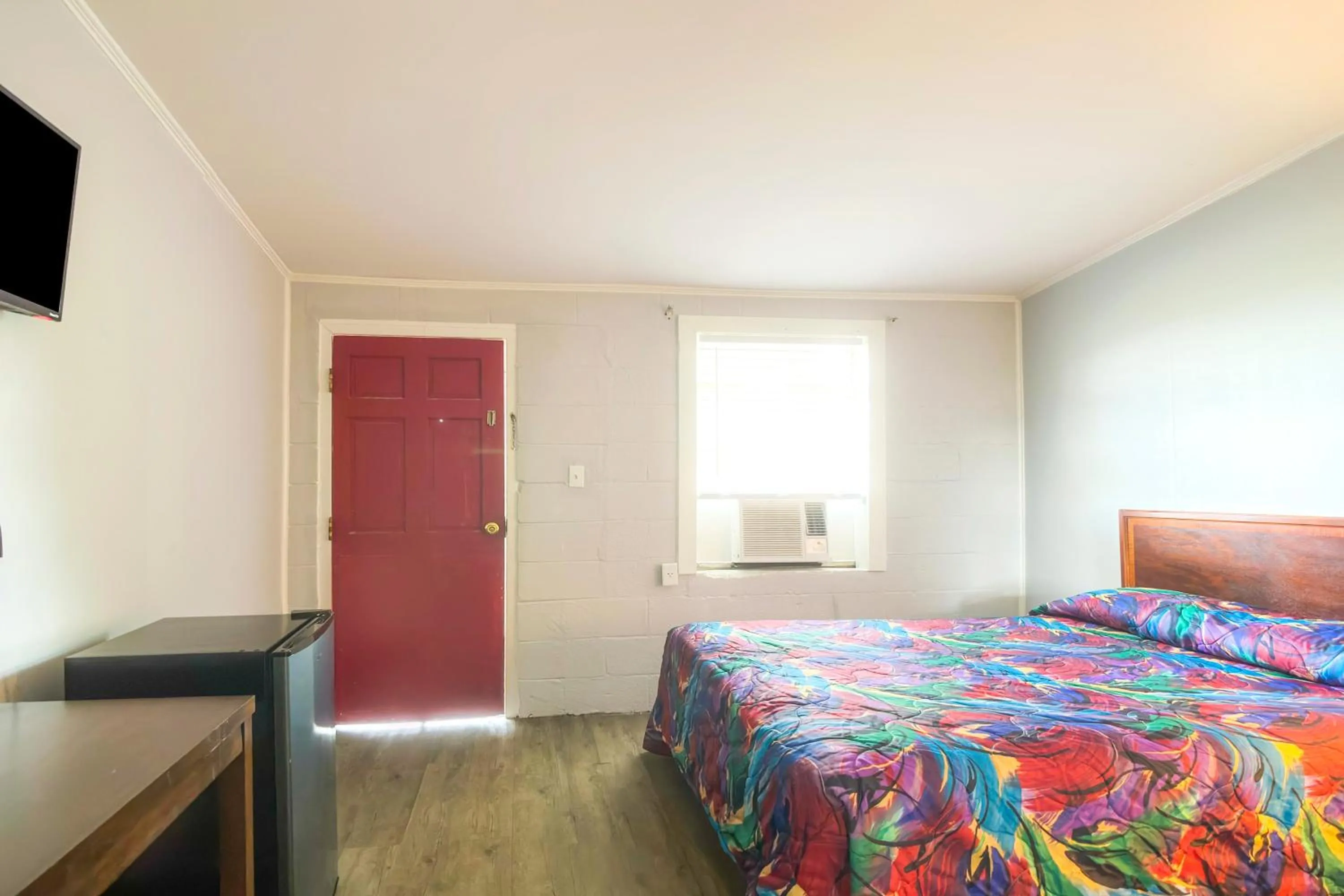 Bedroom, Bed in Bama Motel Mobile I-65 & US-90