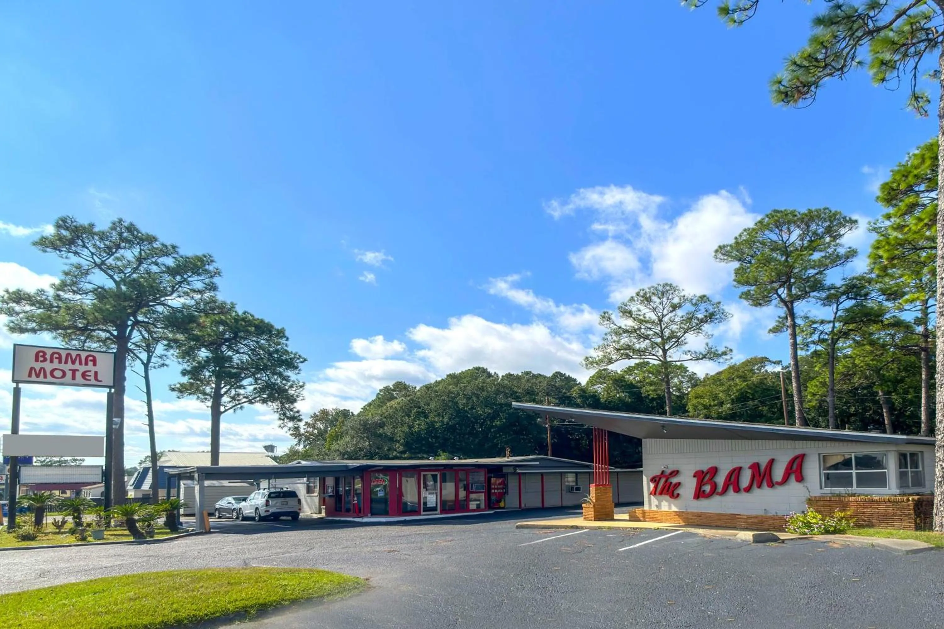 Facade/entrance in Bama Motel Mobile I-65 & US-90