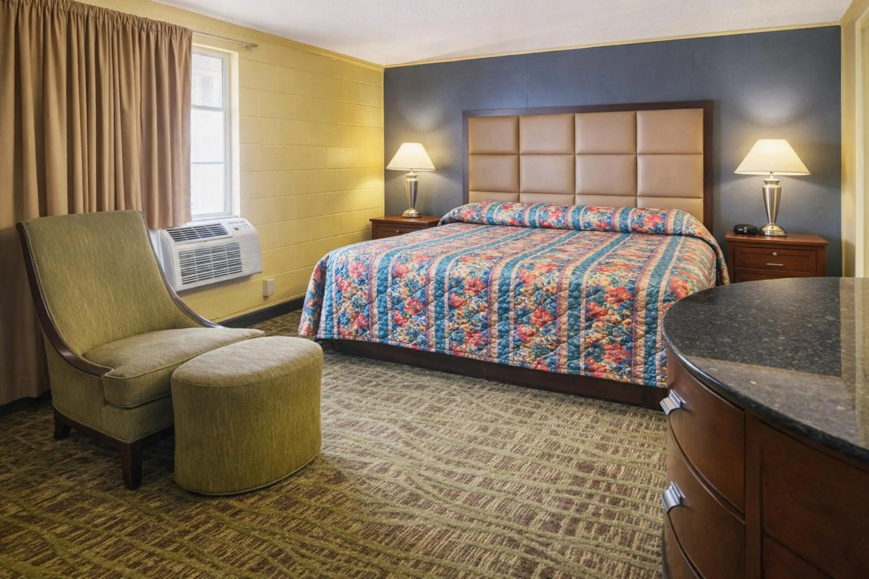 Bed in Bama Motel Mobile I-65 & US-90