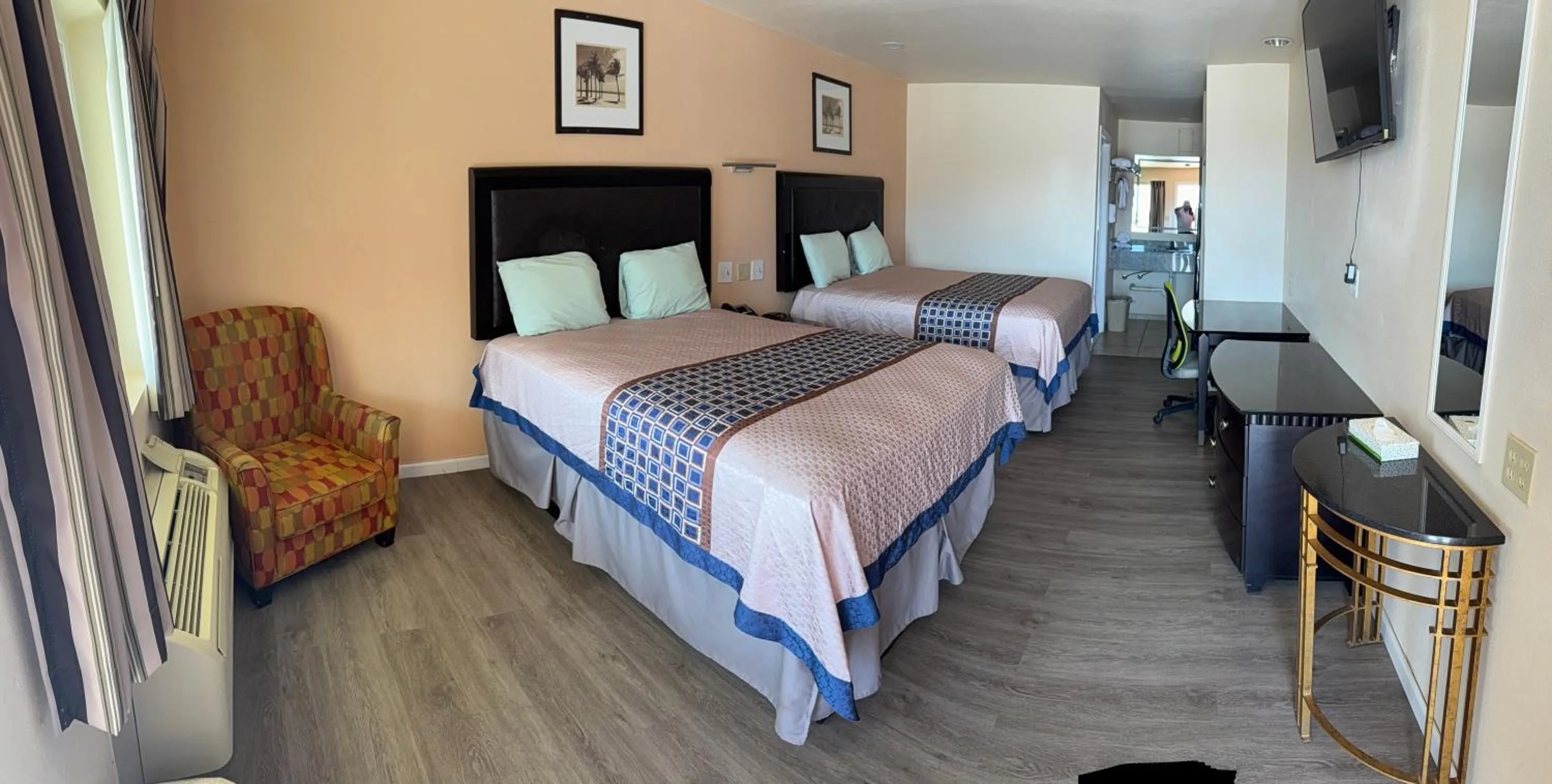 Bed in Denver City Motel