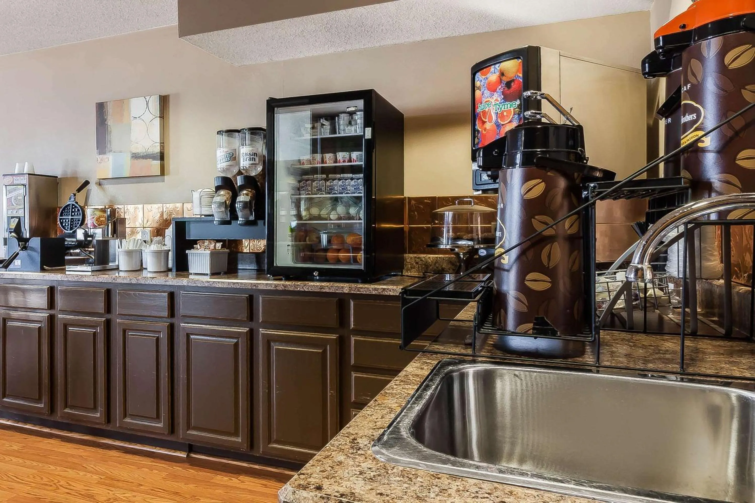 Restaurant/places to eat in Rodeway Inn