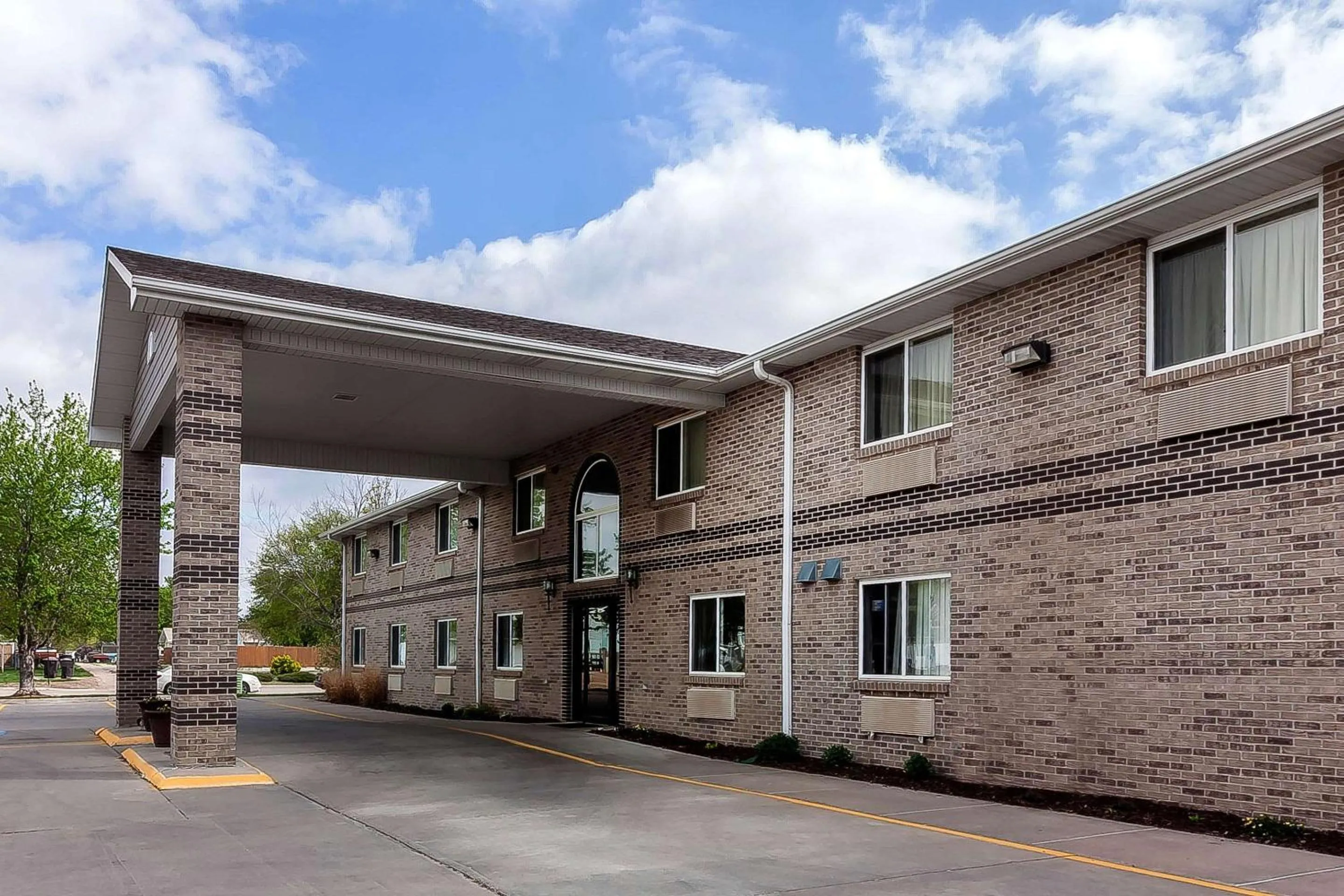 Property building in Rodeway Inn