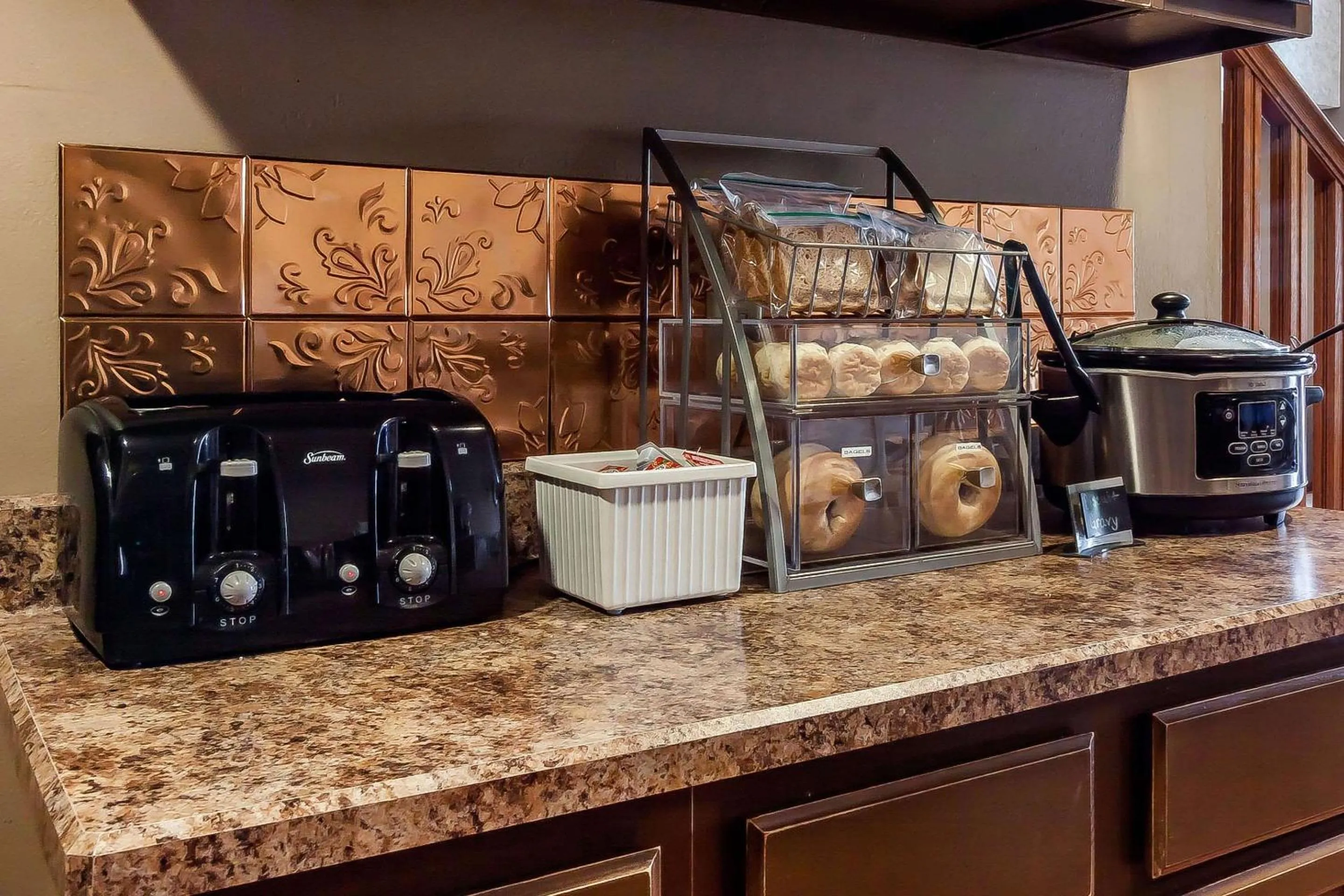 Restaurant/places to eat in Rodeway Inn