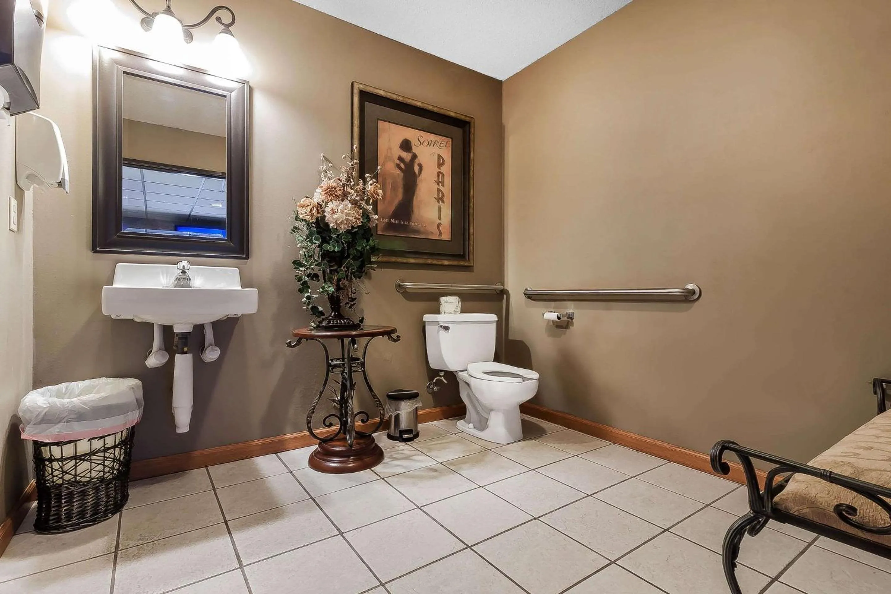 Bathroom in Rodeway Inn