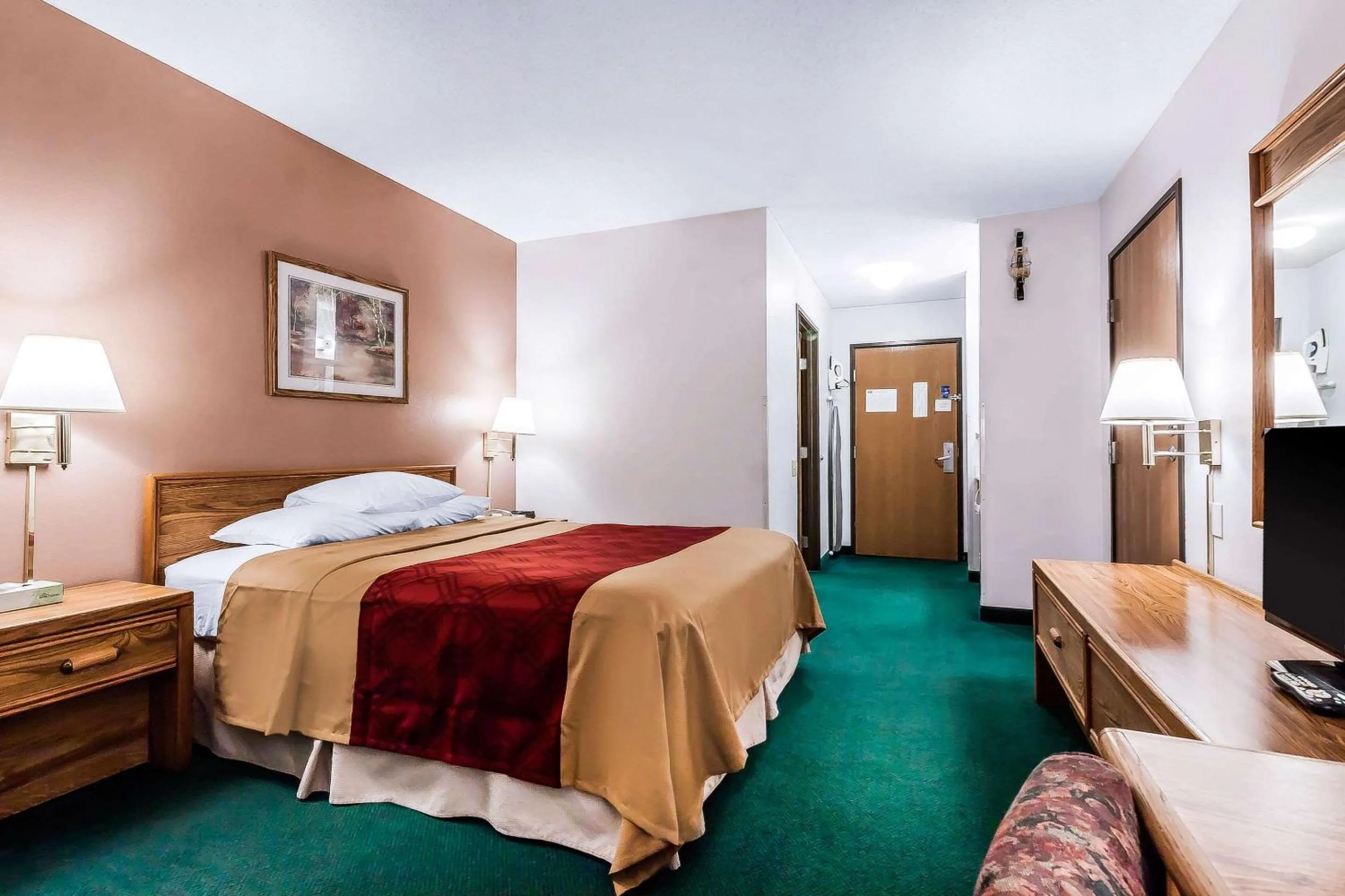 Photo of the whole room, Bed in Rodeway Inn