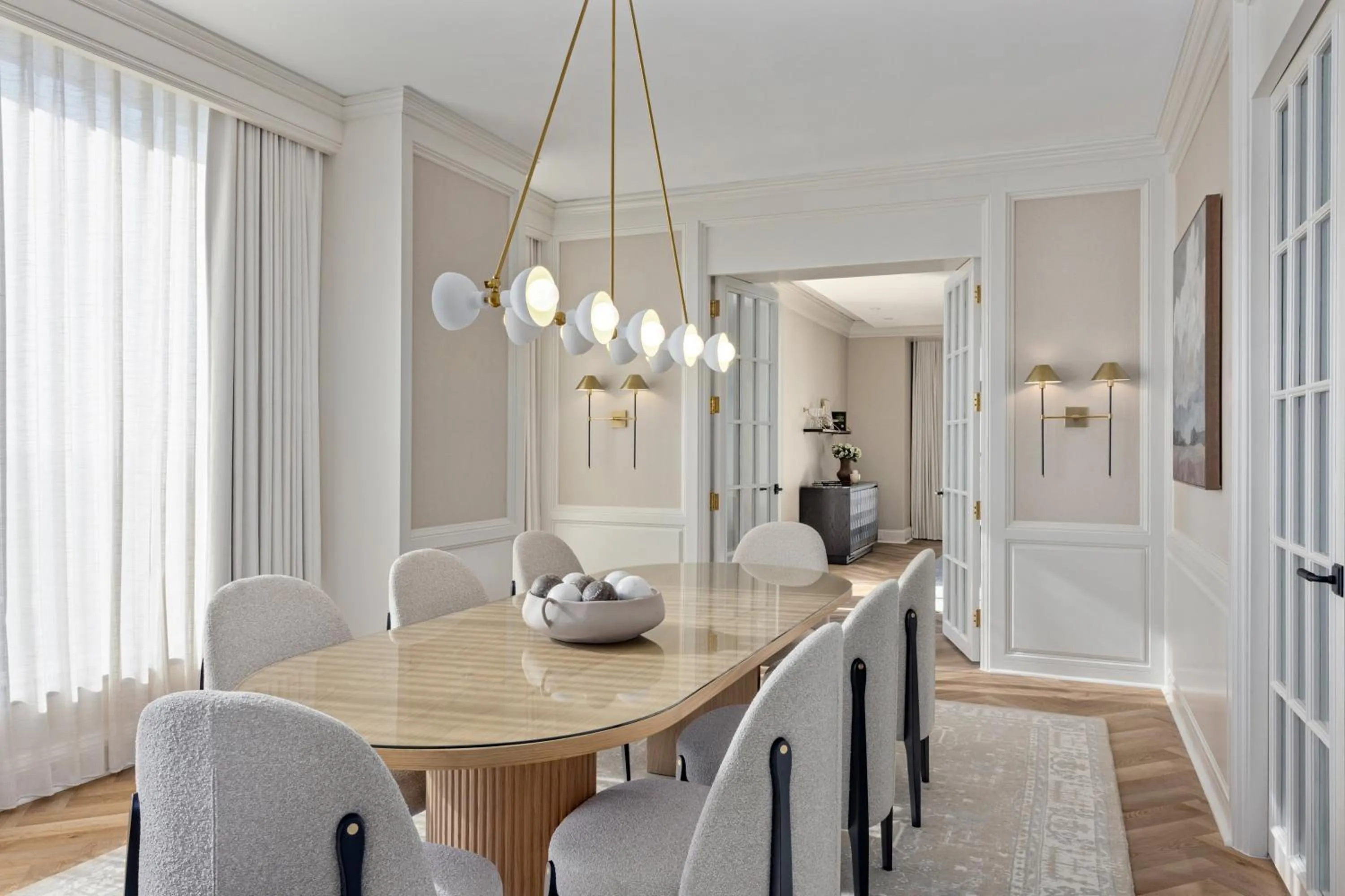 Dining area in Omni Las Colinas Hotel