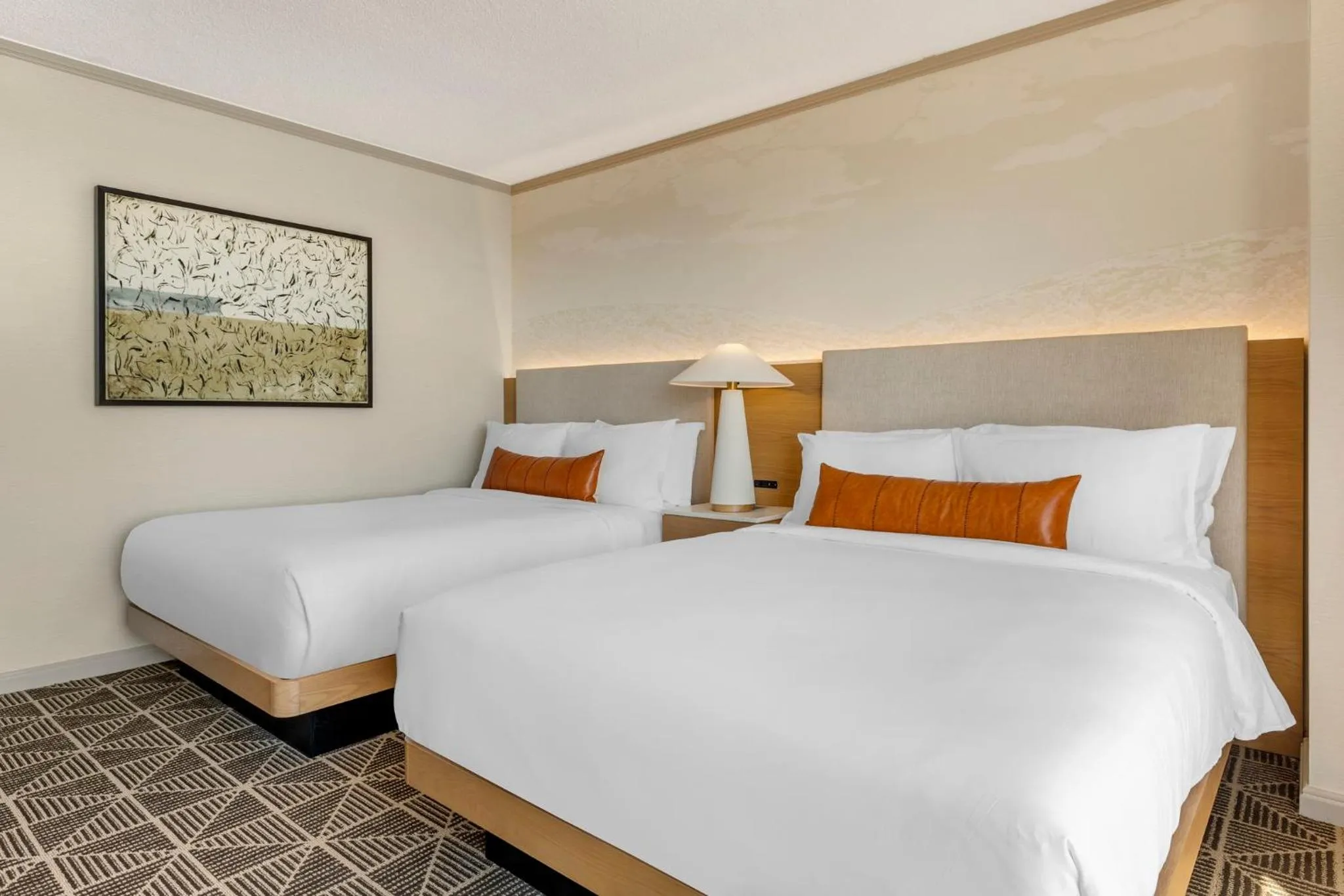 Photo of the whole room, Bed in Omni Las Colinas Hotel