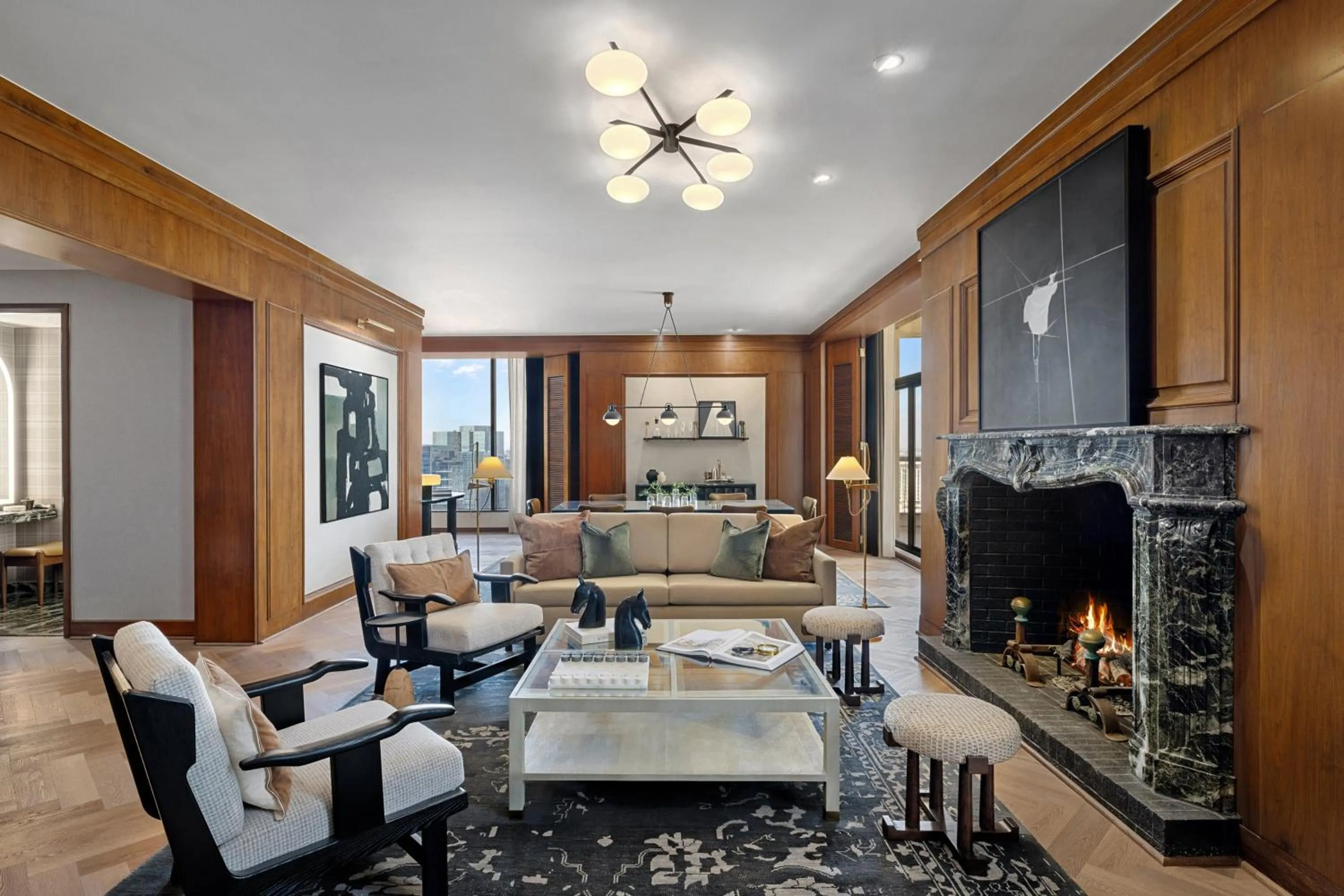 Bedroom in Omni Las Colinas Hotel