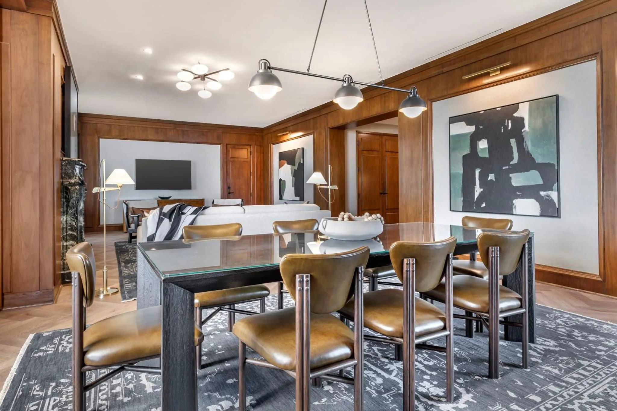 Photo of the whole room in Omni Las Colinas Hotel