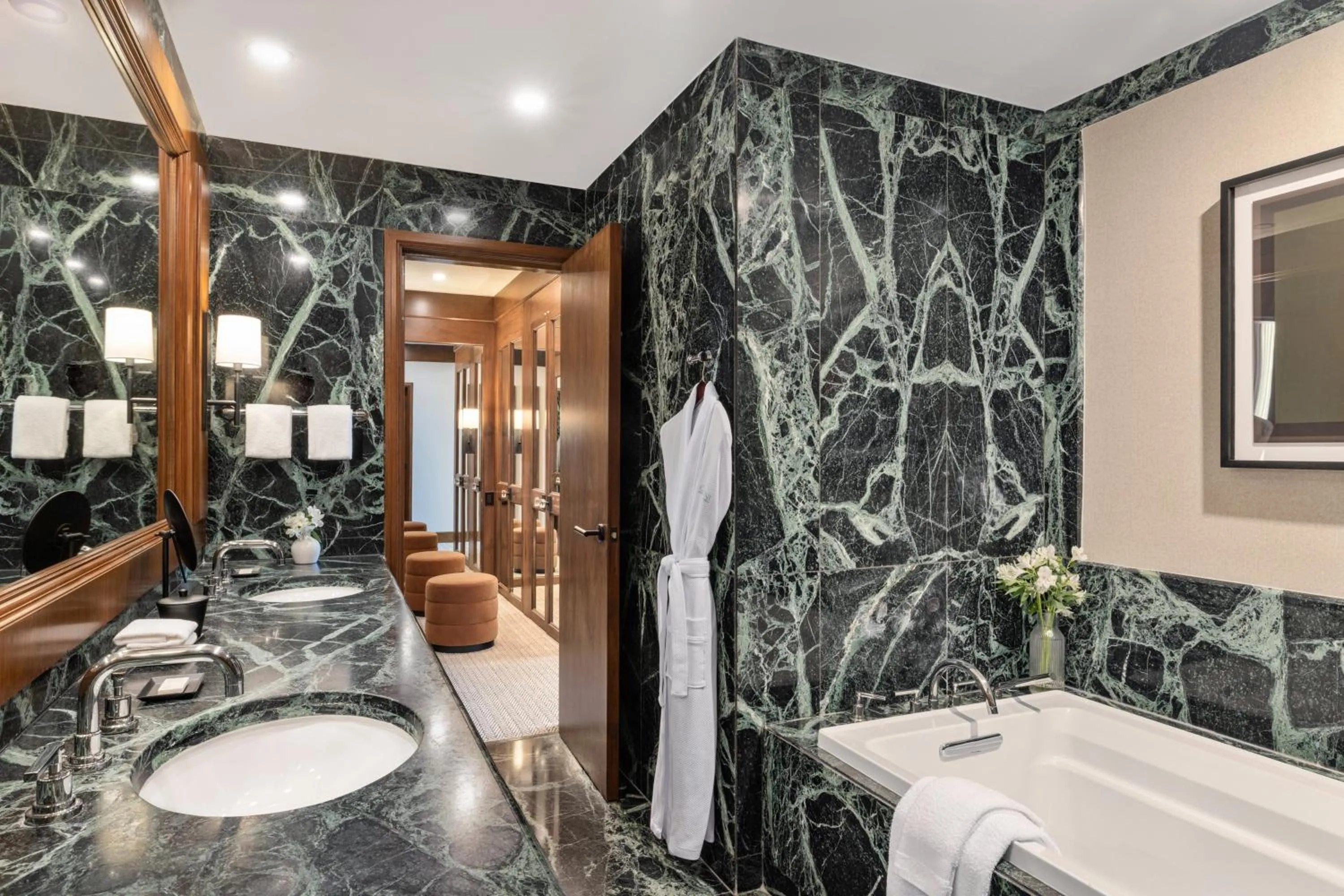 Bathroom in Omni Las Colinas Hotel