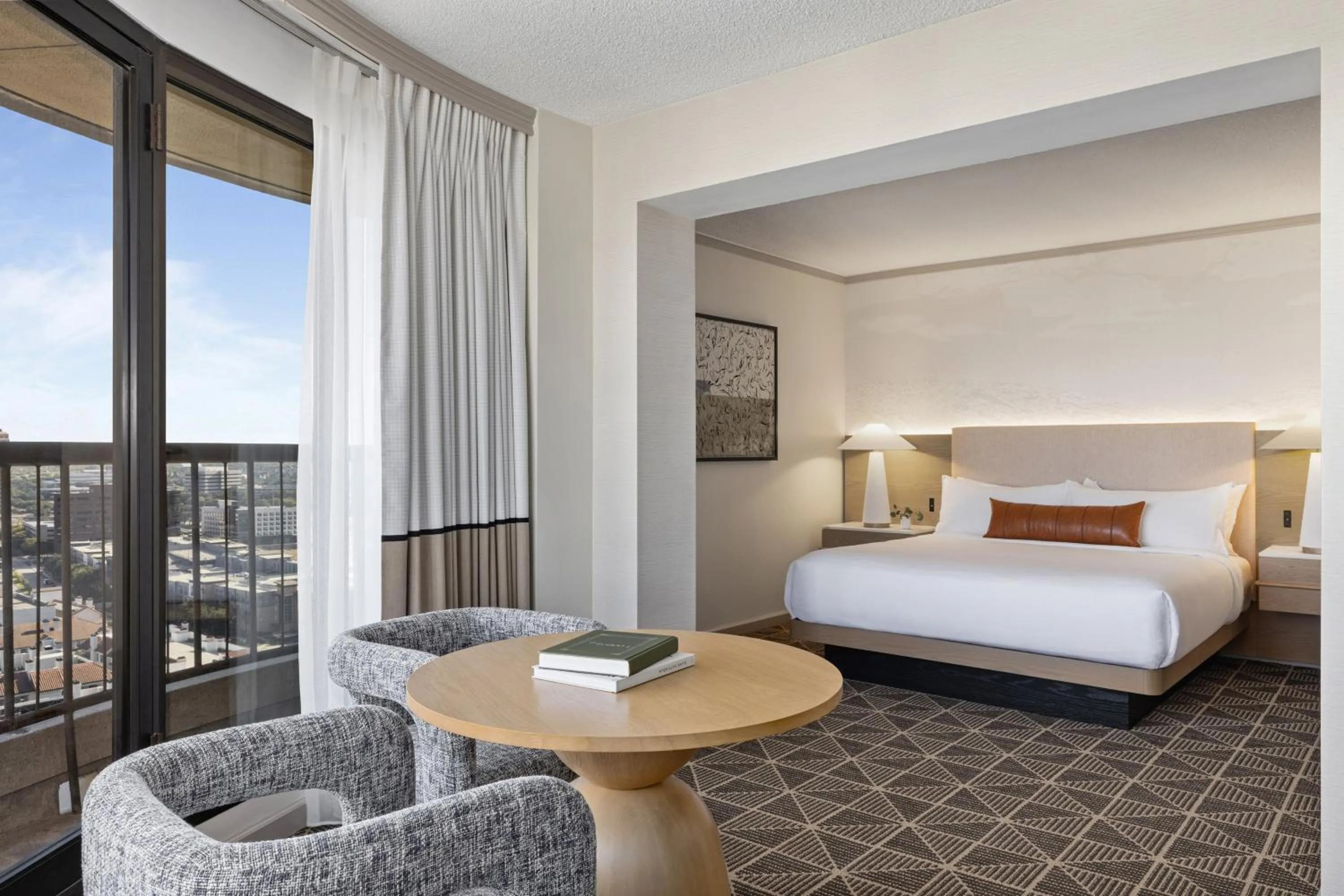 Bedroom, Bed in Omni Las Colinas Hotel