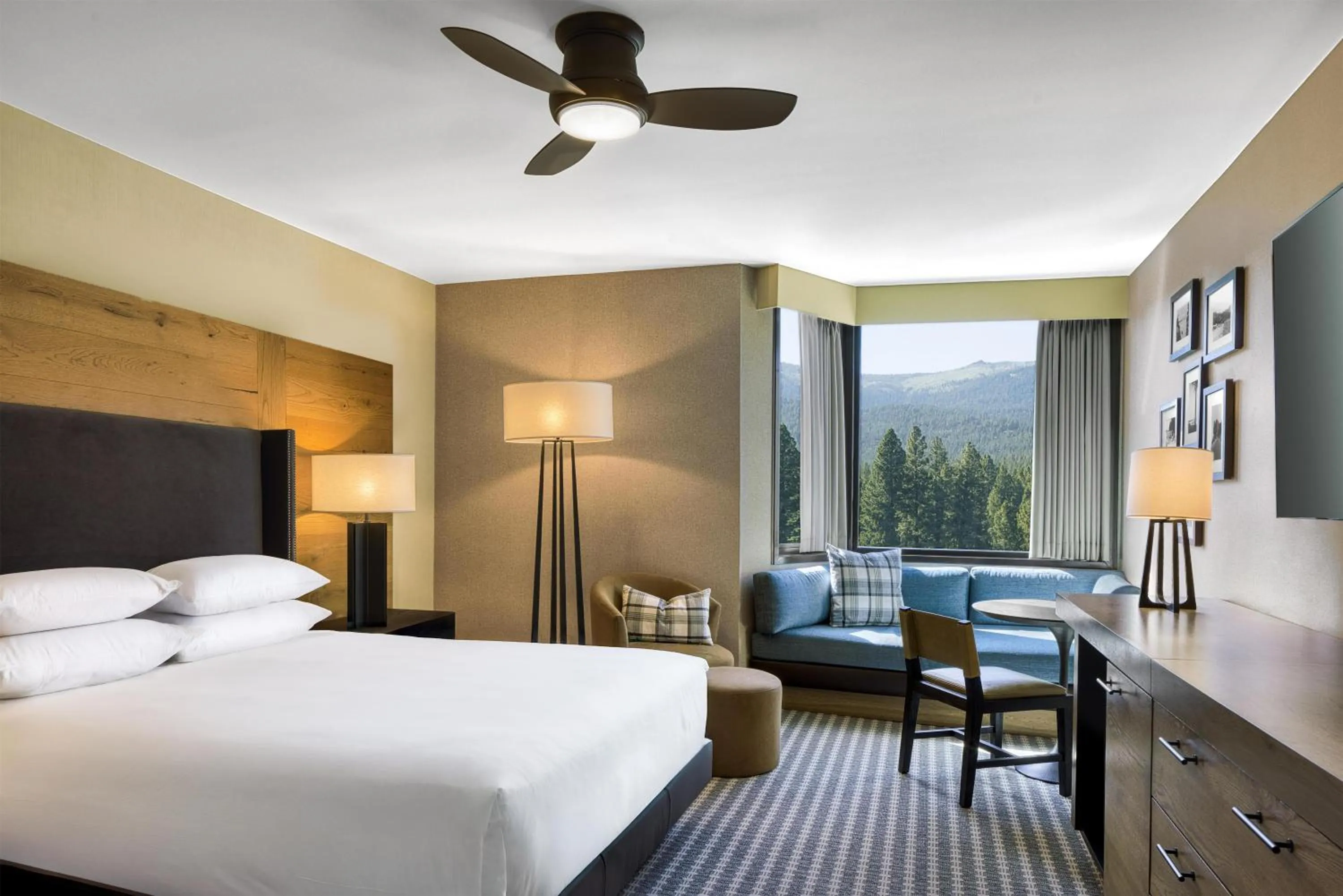 Bedroom, Bed in Hyatt Regency Lake Tahoe Resort, Spa & Casino