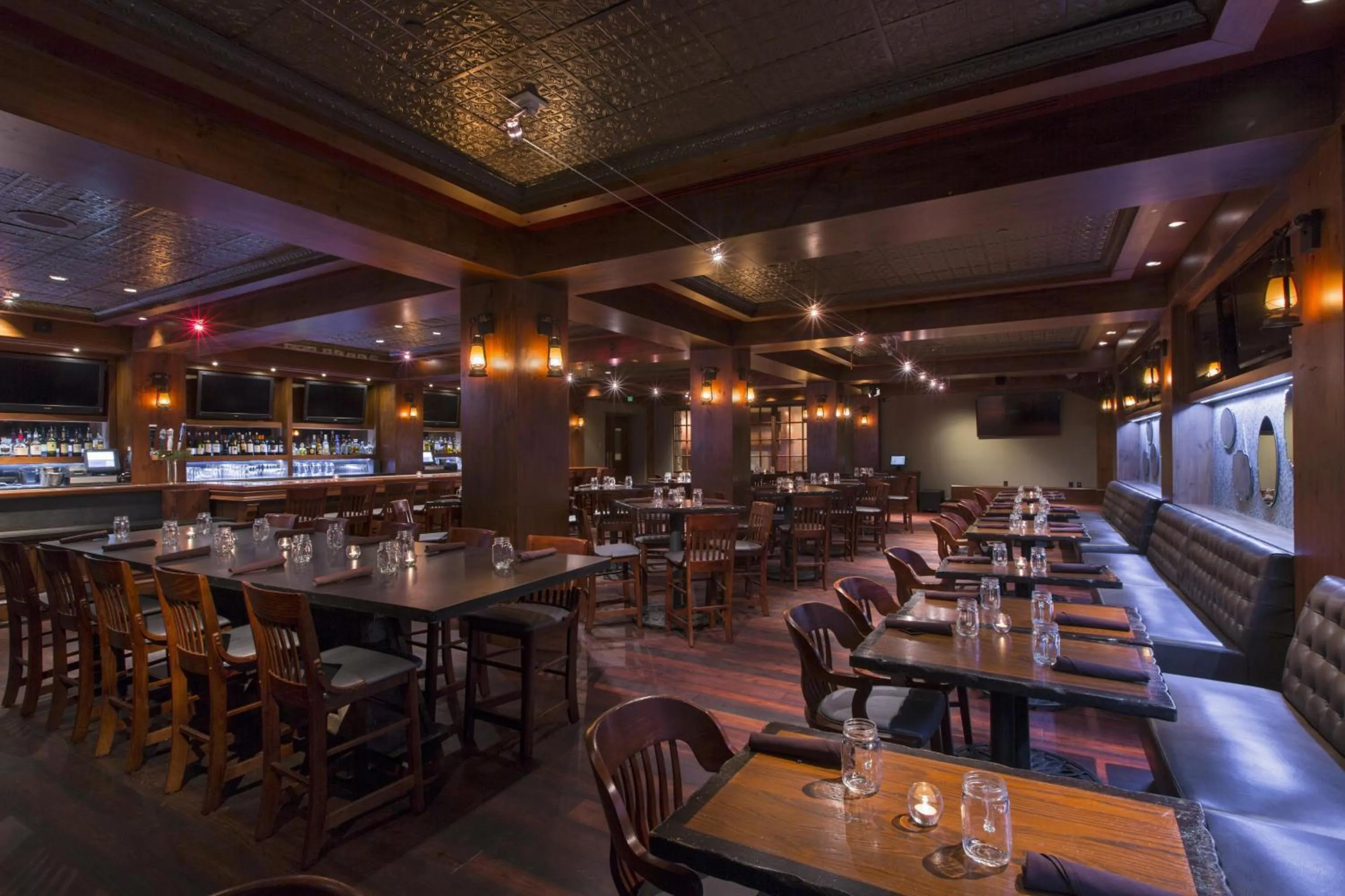 Lounge or bar in Hyatt Regency Lake Tahoe Resort, Spa & Casino