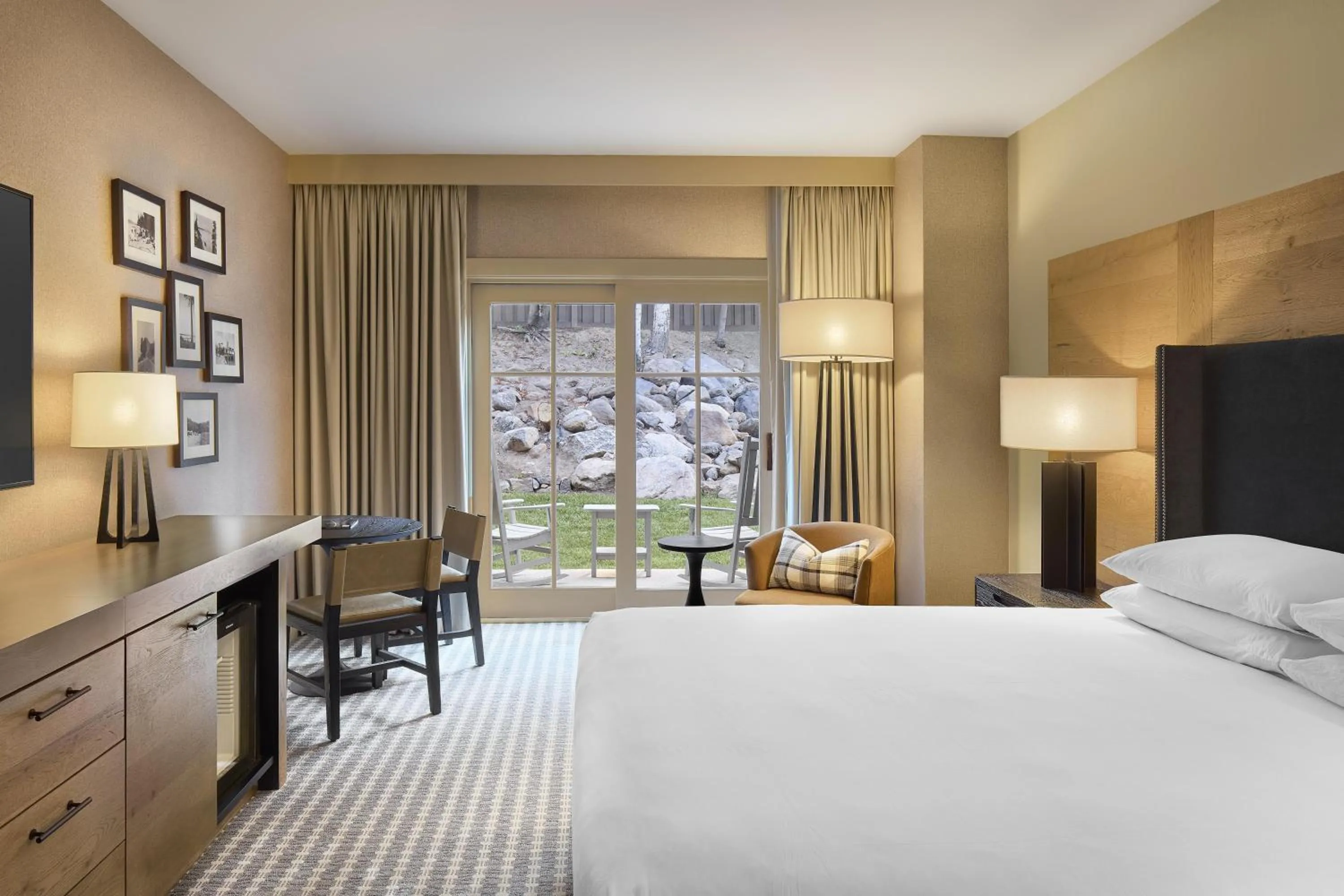 Bedroom, Bed in Hyatt Regency Lake Tahoe Resort, Spa & Casino