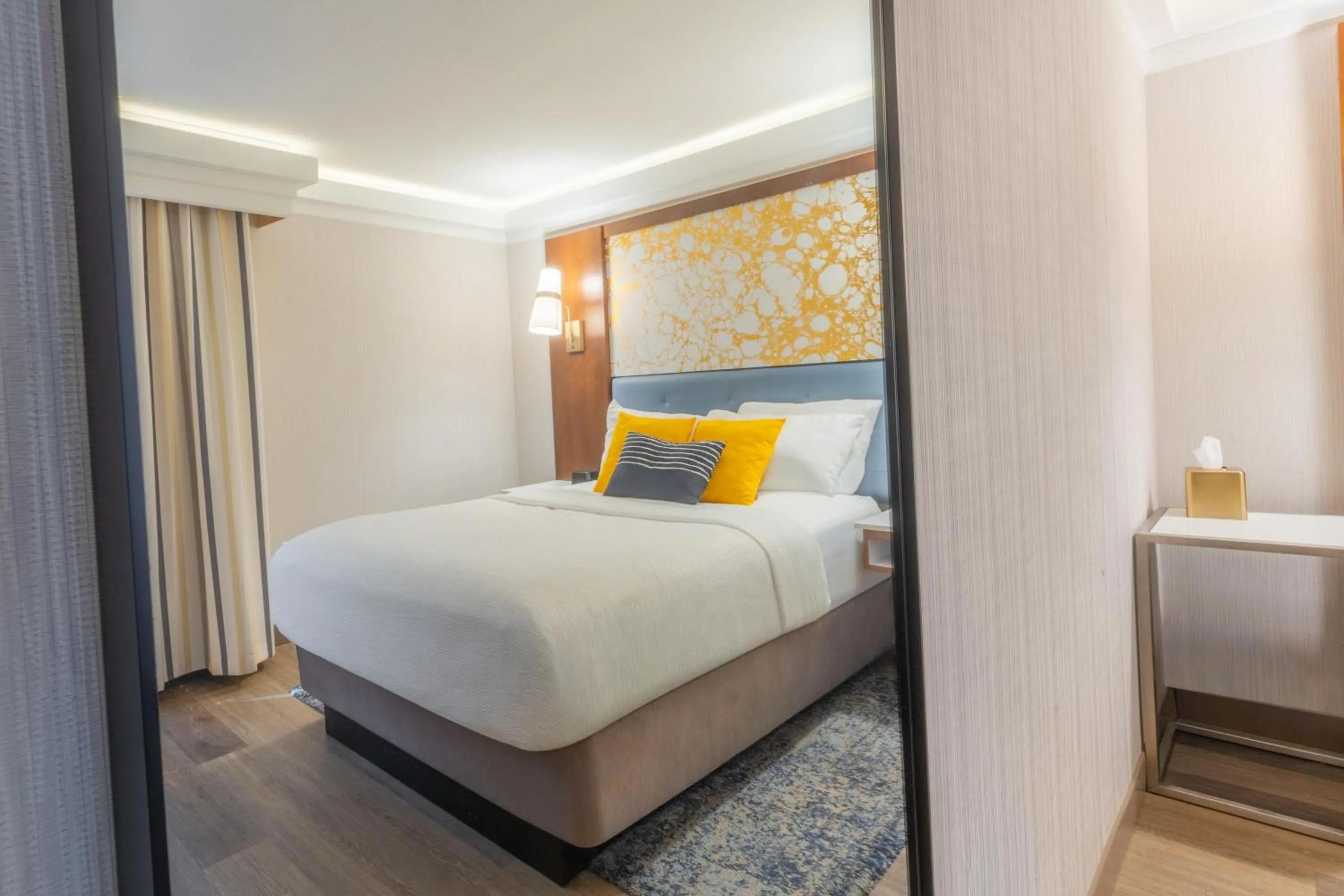 Bedroom, Bed in The Westfield Inn, BW Signature Collection