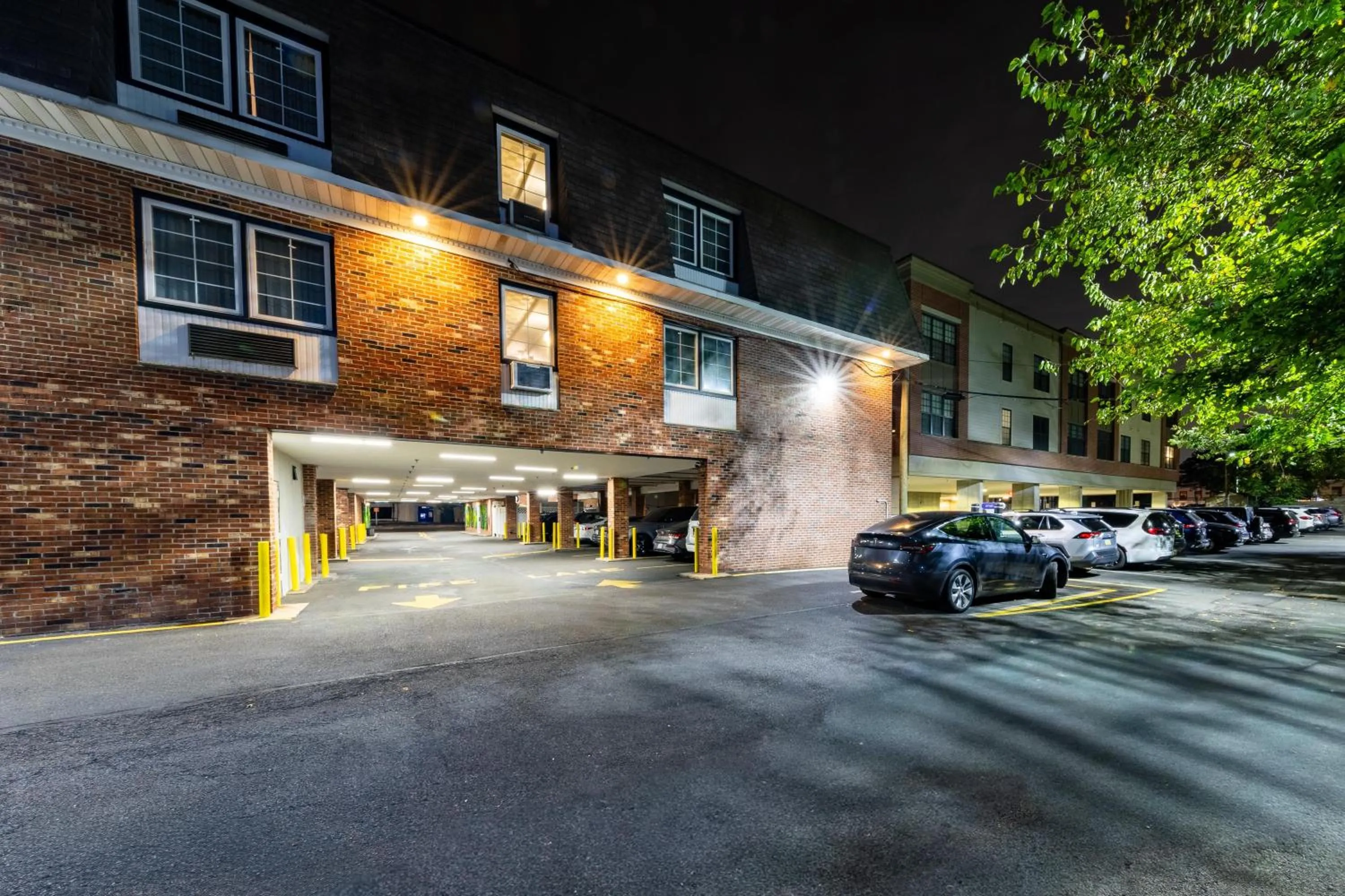 Property building in The Westfield Inn, BW Signature Collection