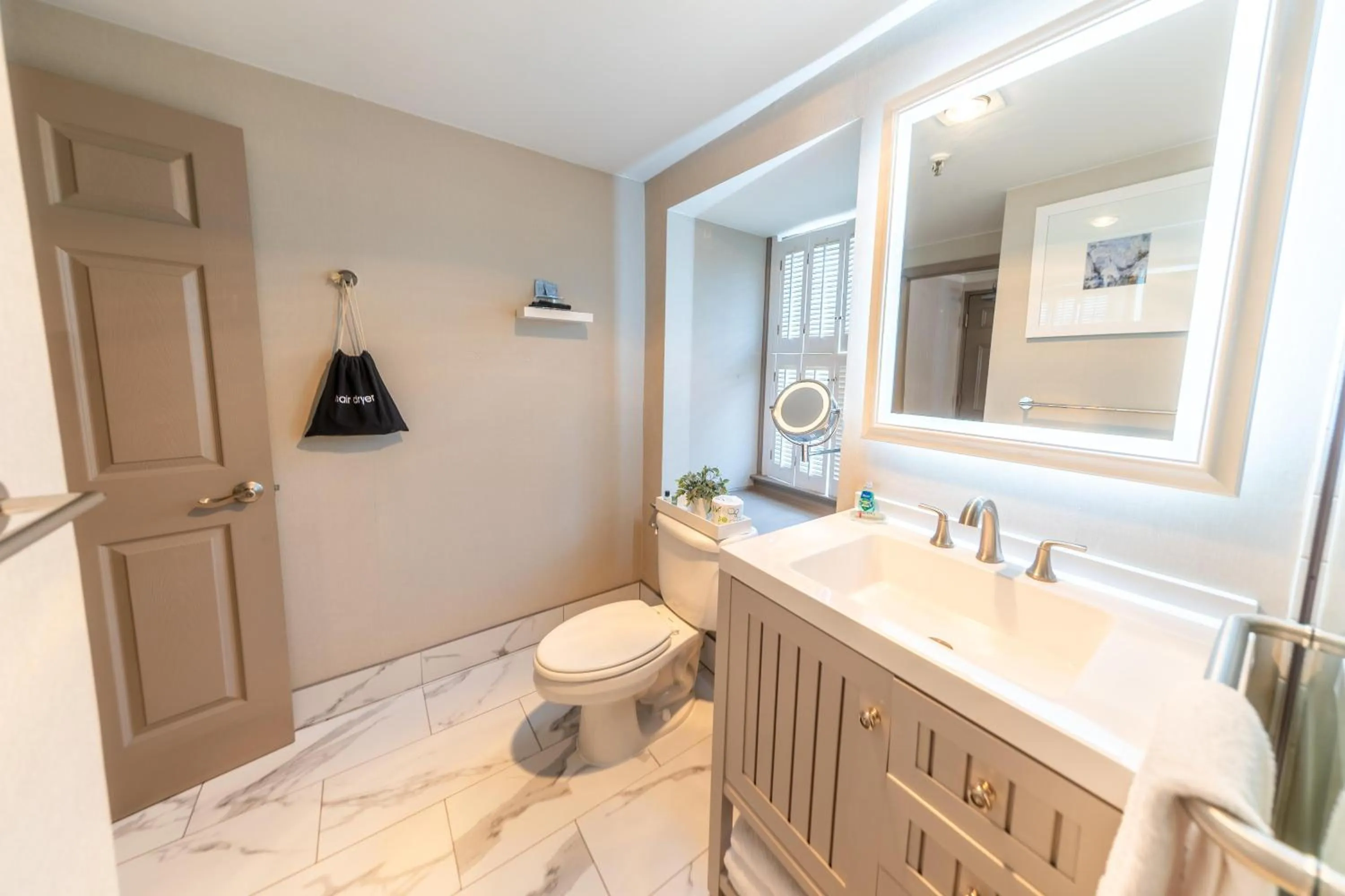 Bathroom in The Westfield Inn, BW Signature Collection