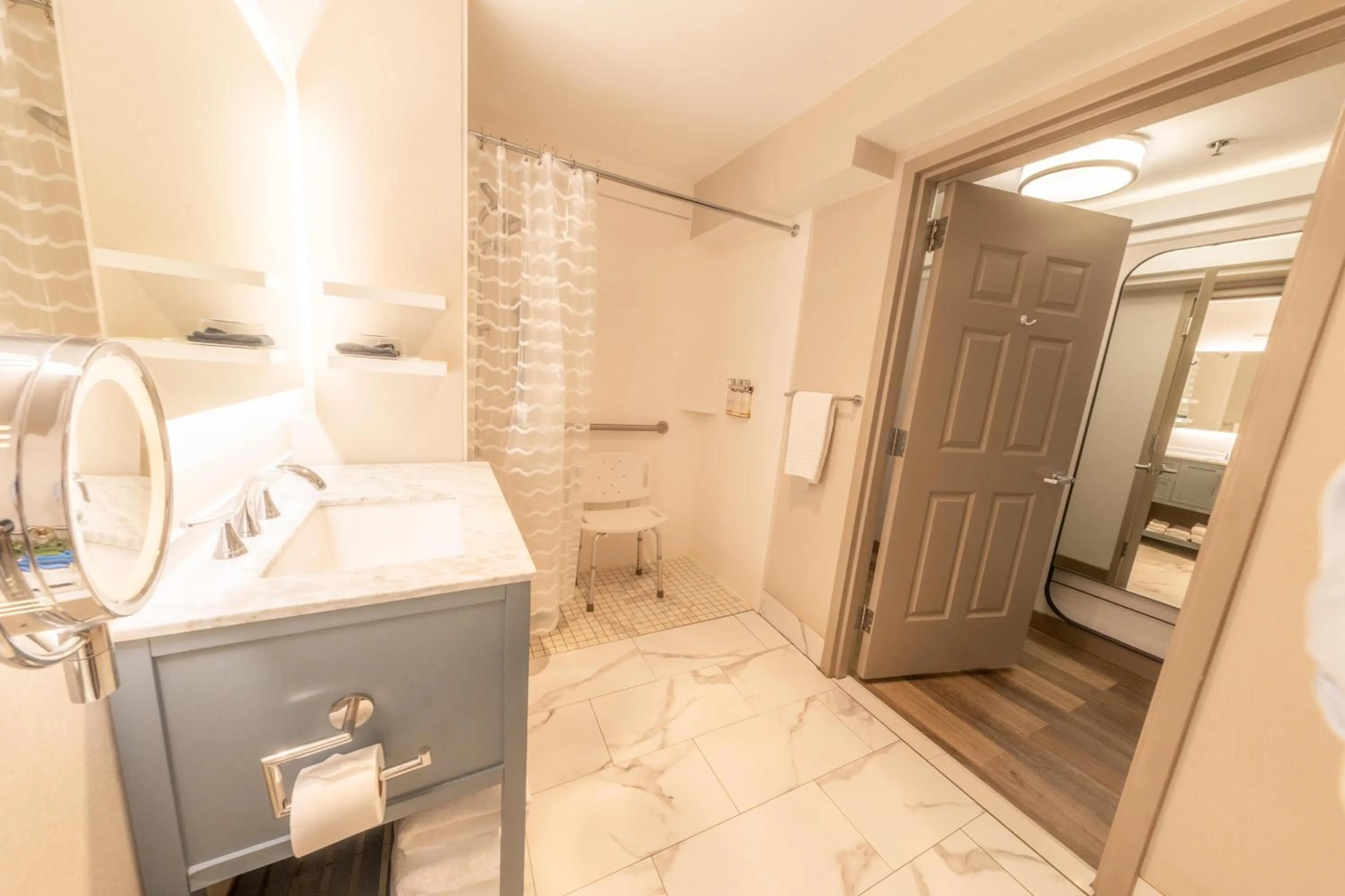 Bathroom in The Westfield Inn, BW Signature Collection