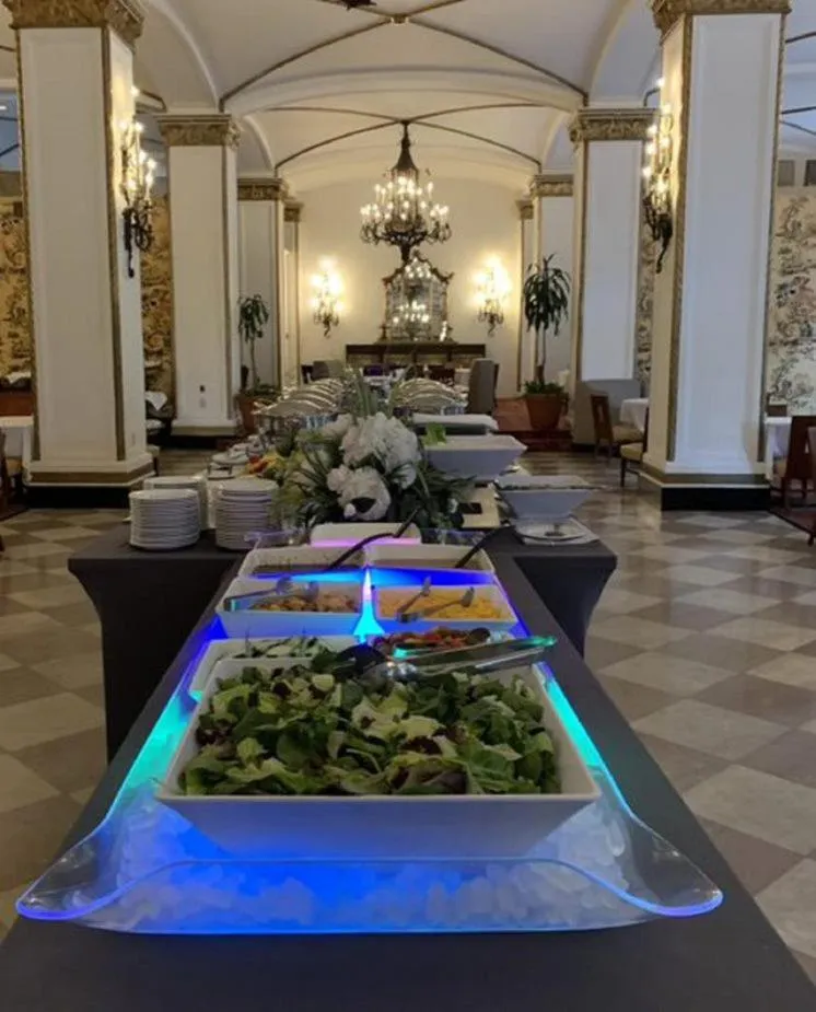 Buffet breakfast in Arlington Resort Hotel & Spa