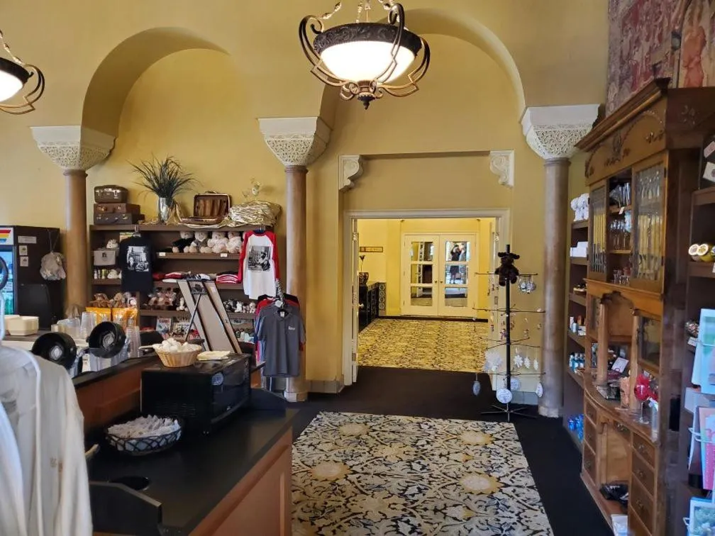 Coffee/tea facilities in Arlington Resort Hotel & Spa